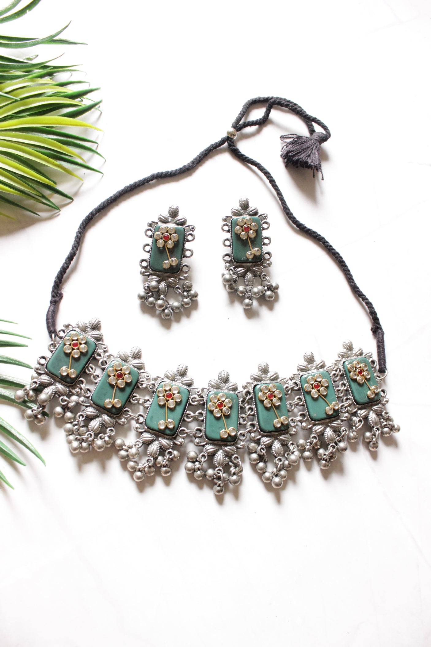 Green Glass and Kundan Work Adjustable Choker Necklace Set