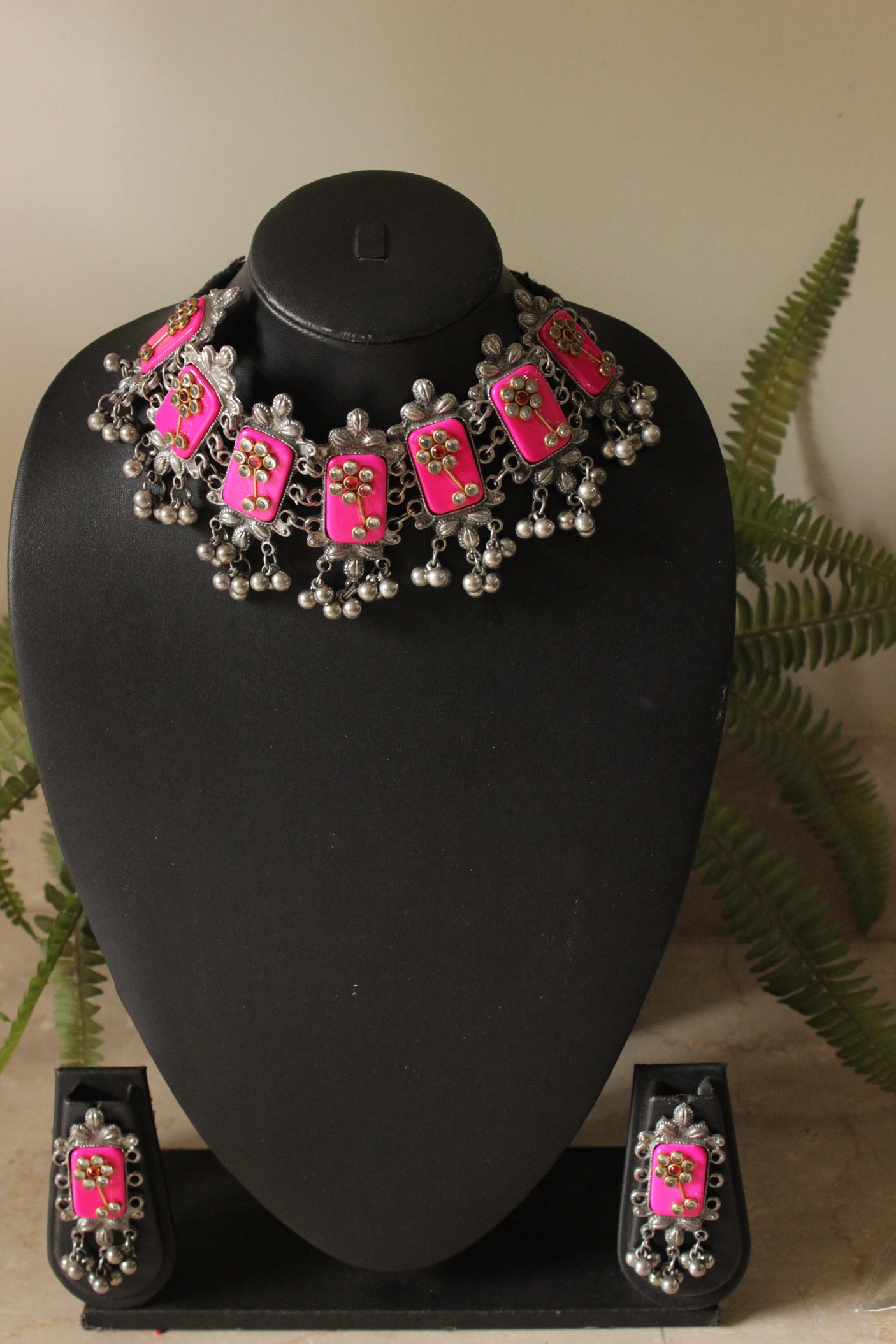 Pink Glass and Kundan Work Adjustable Choker Necklace Set