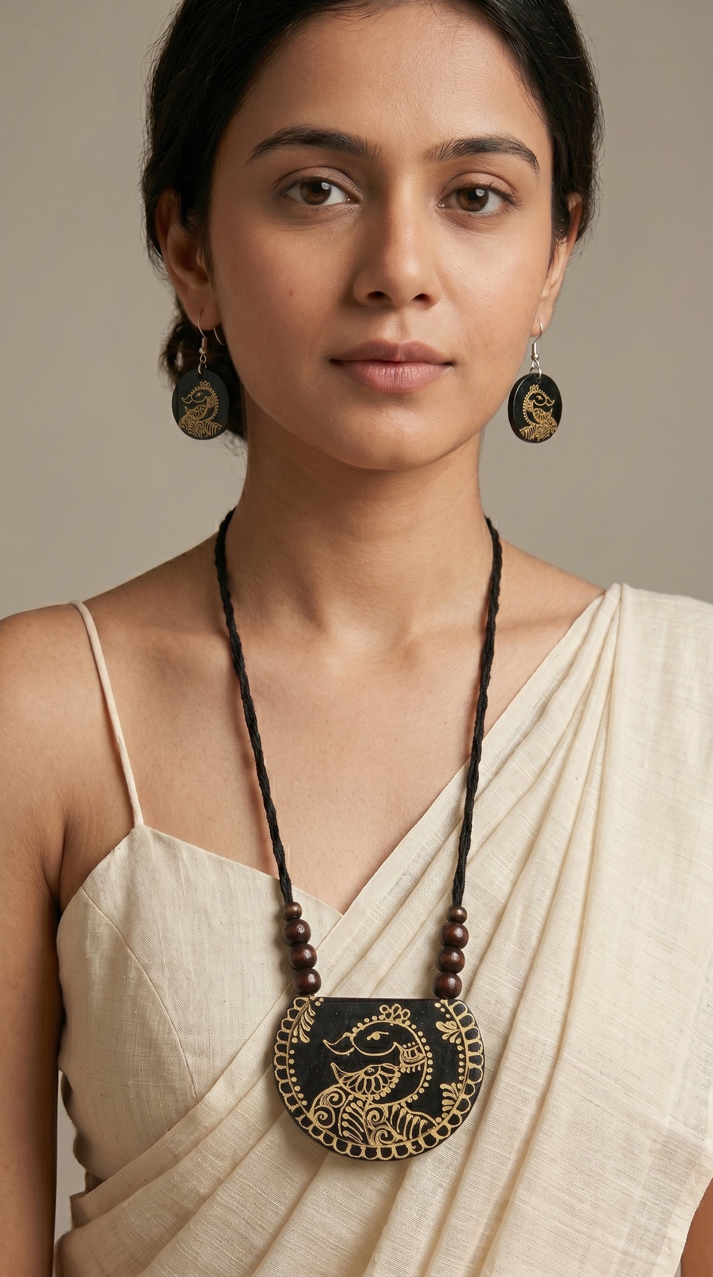 Black Hand Painted Peacock Motifs Thread Closure Ceramic Necklace Set