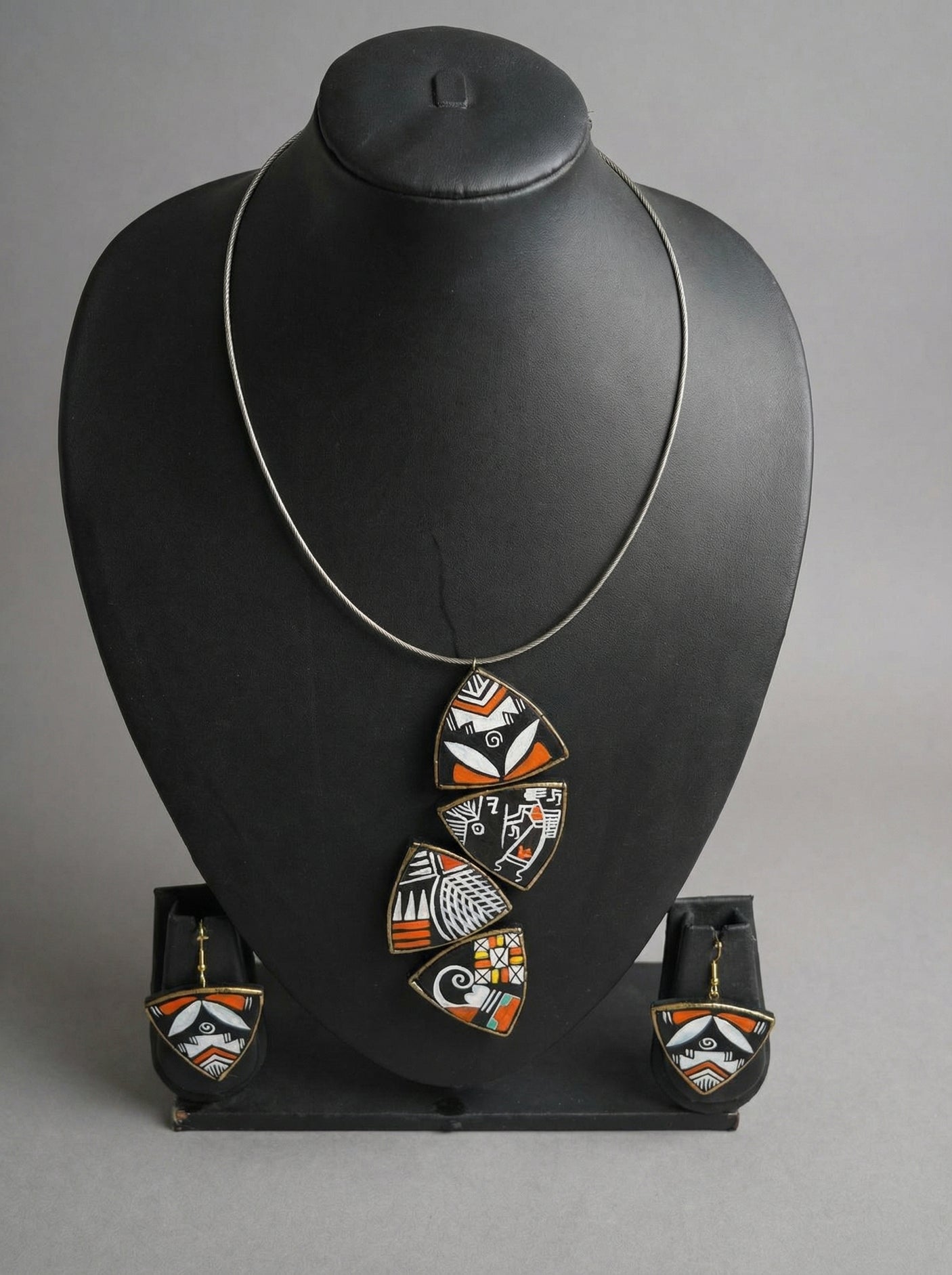 Hand Painted Earthy Flower Motifs Wire Closure Terracotta Clay Handmade Necklace Set