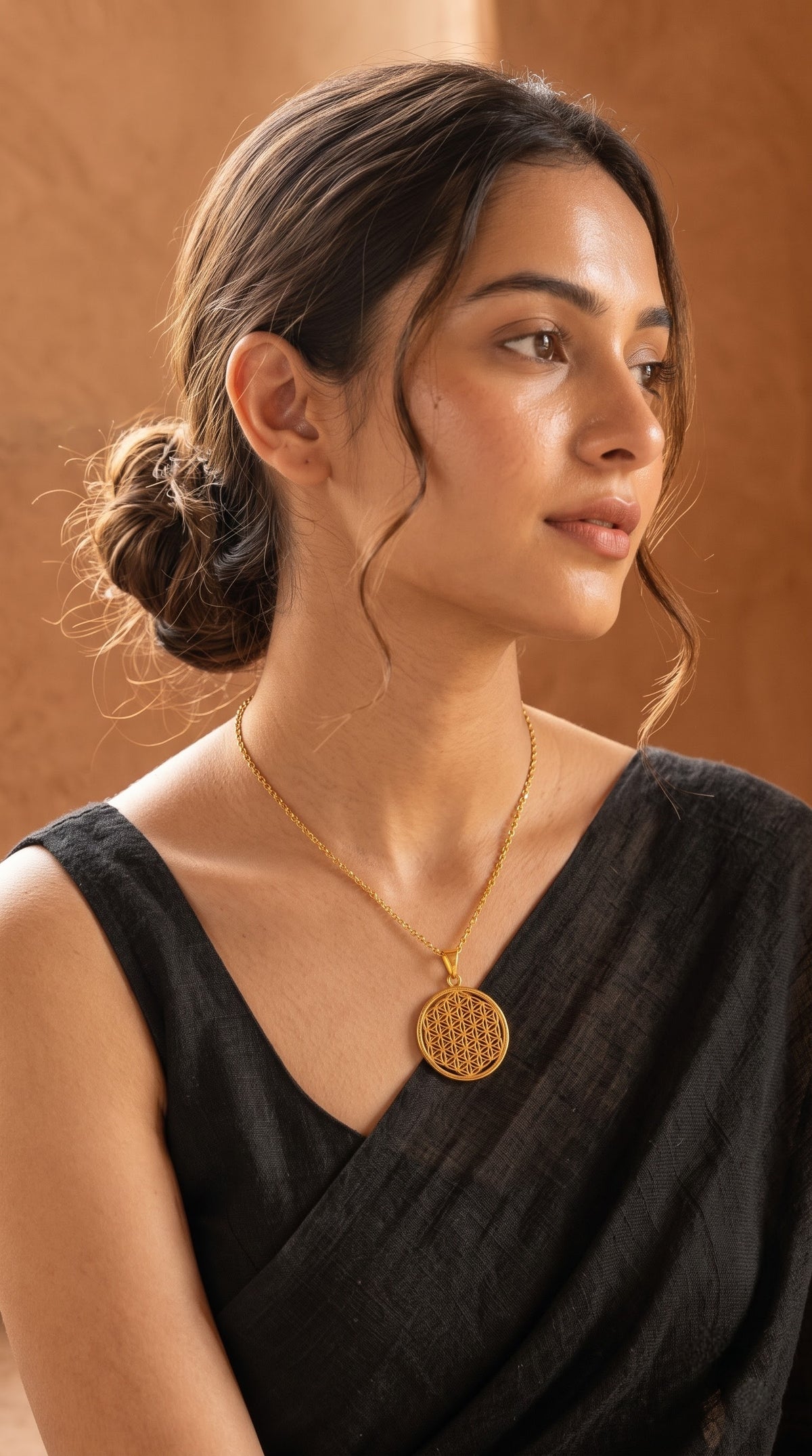Gold Flower Filigree Circle Pendant Necklace