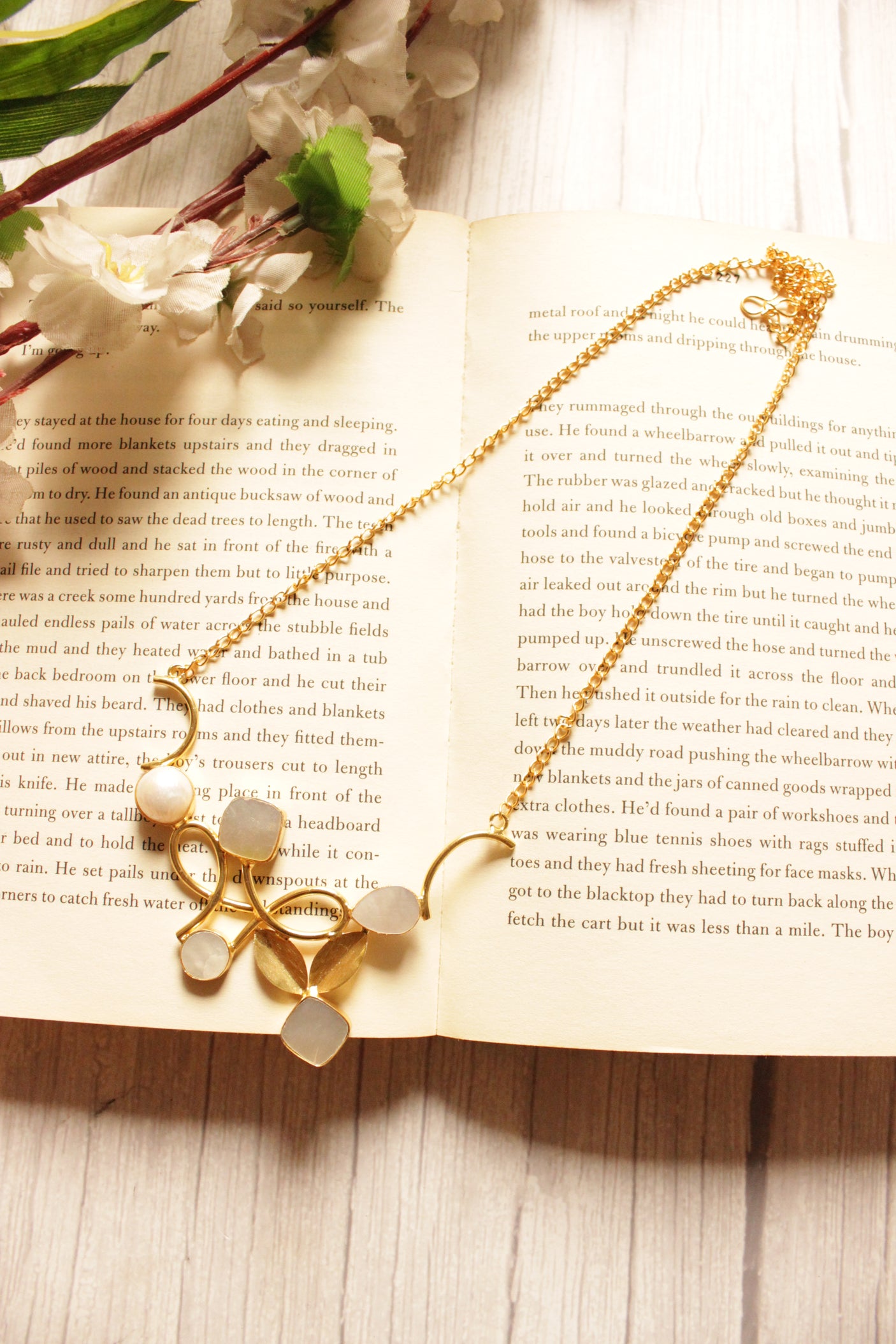 MOP Pearl Gemstone Embedded Gold Plated Brass Necklace
