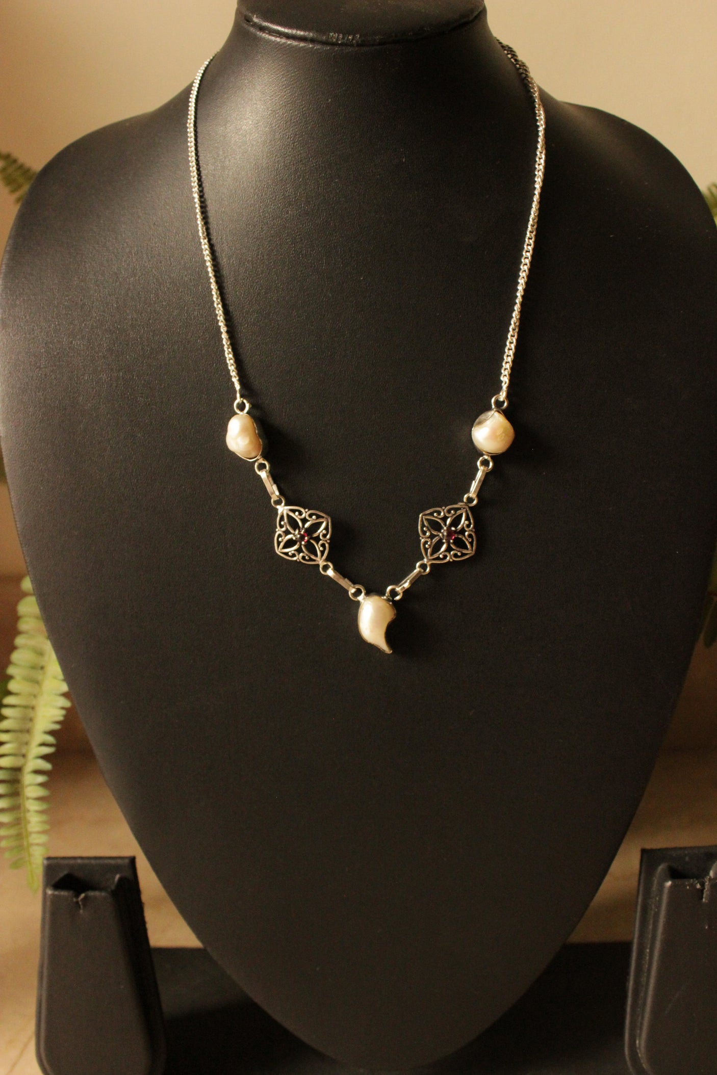 Biwa Pearl Gemstone Embedded Silver Plated Brass Necklace