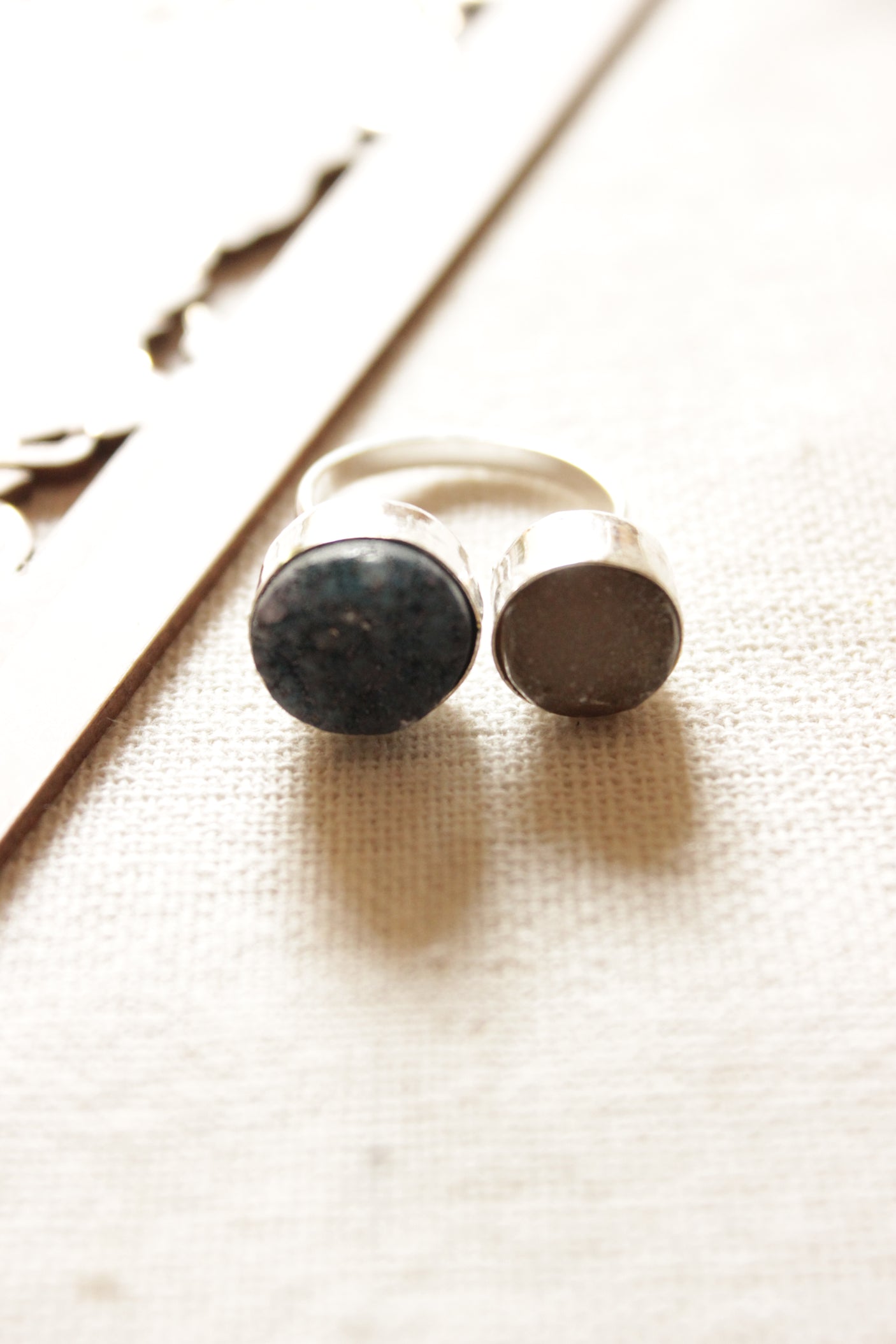 2 Colors Natural Sugar Druzy Gemstone Embedded Oxidised Finish Finger Ring