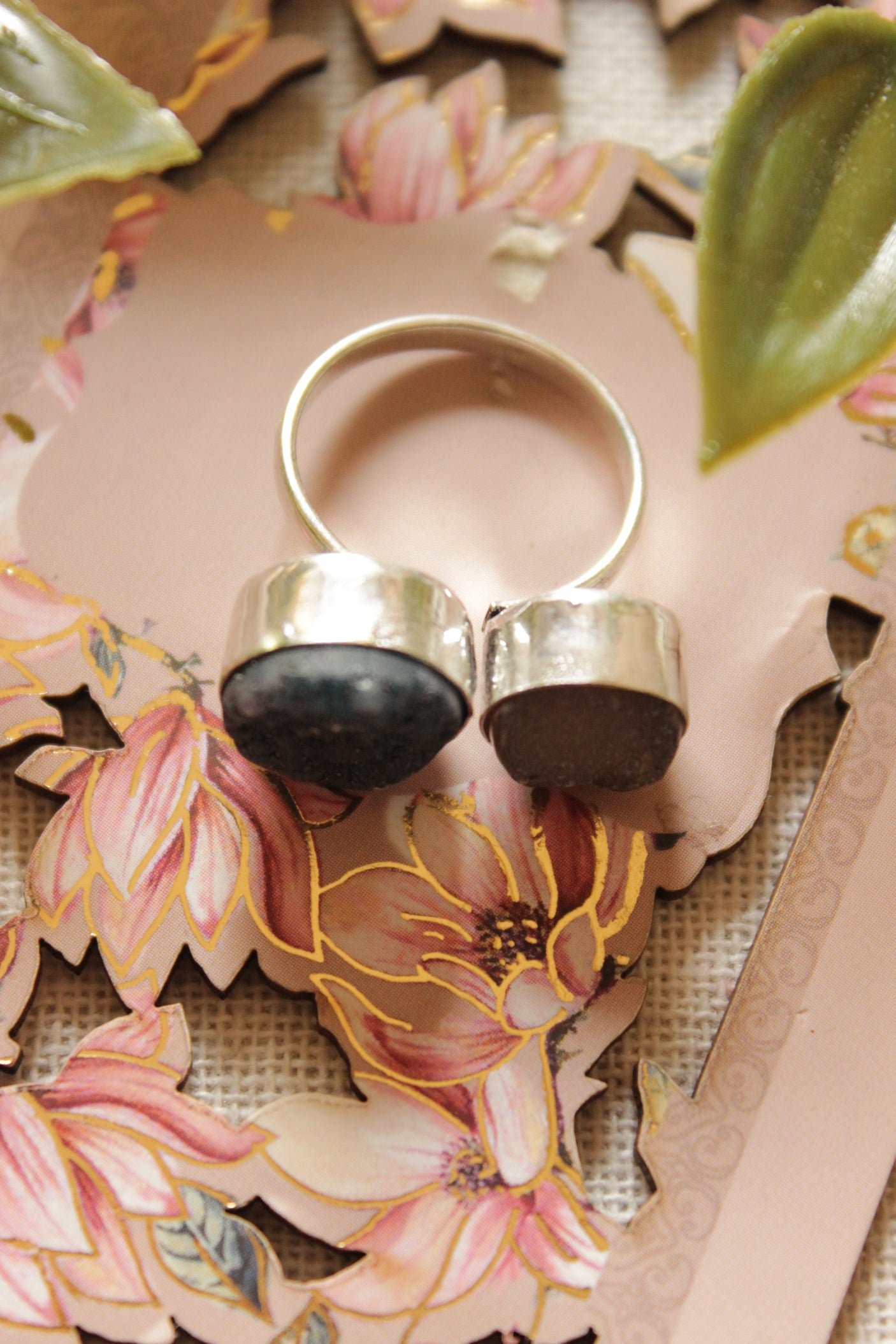 2 Colors Natural Sugar Druzy Gemstone Embedded Oxidised Finish Finger Ring