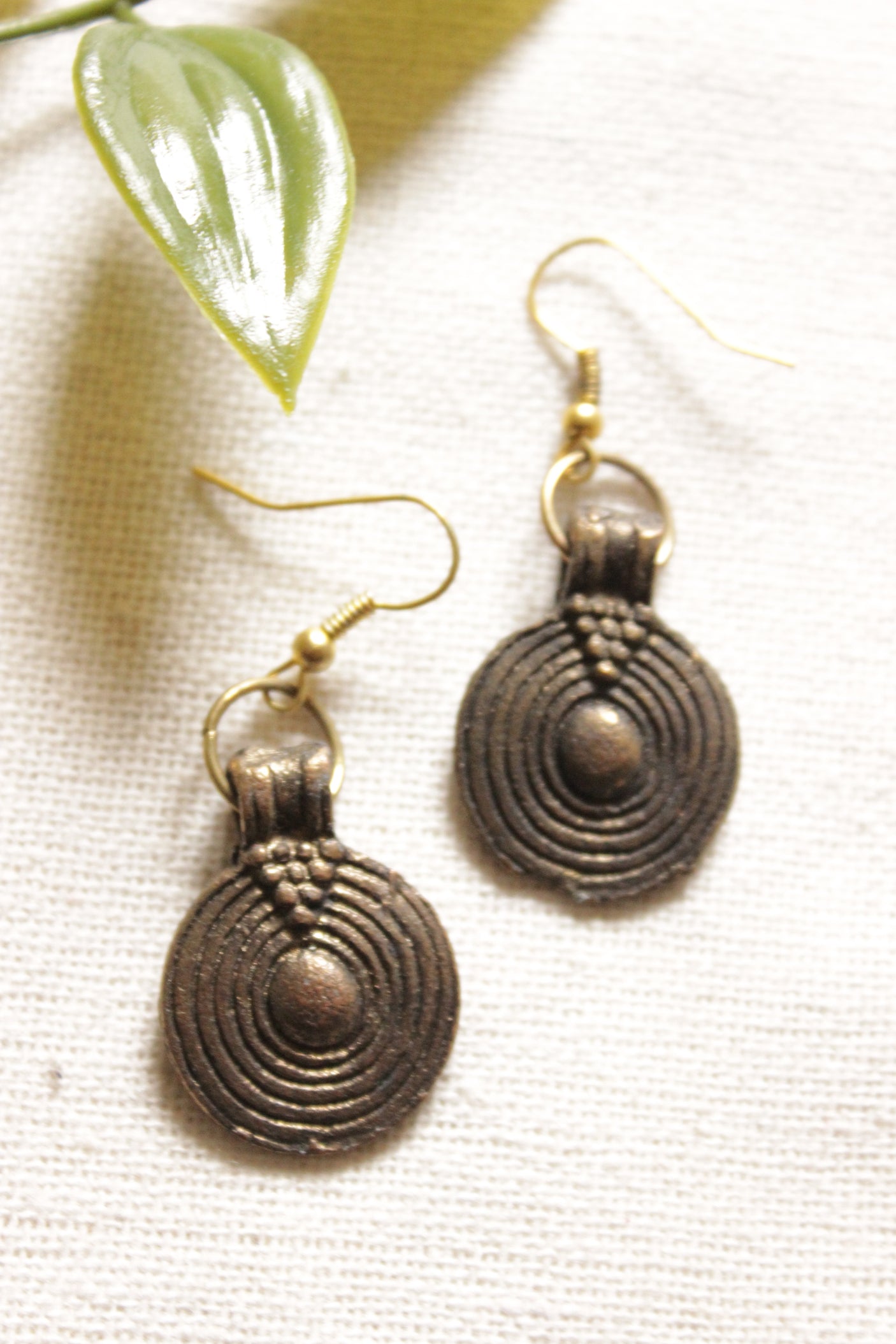 Spiral Metal Charms Embellished Dull Gold Finish Choker Necklace