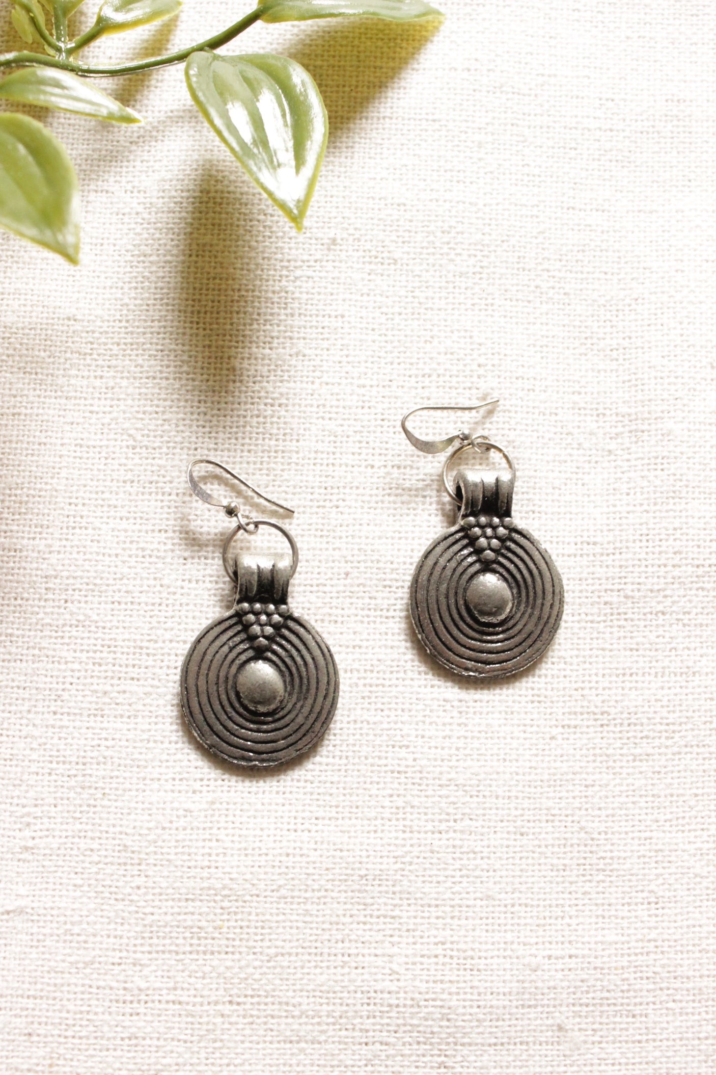 Spiral Metal Charms Embellished Silver Finish Choker Necklace