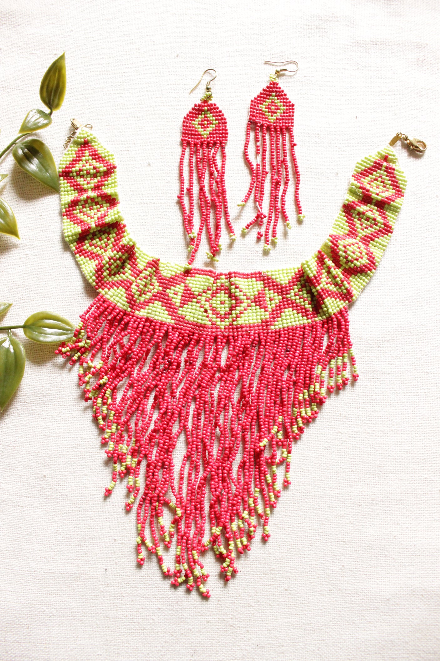 Red and Green Handmade Beaded Collar Choker Style Necklace Set