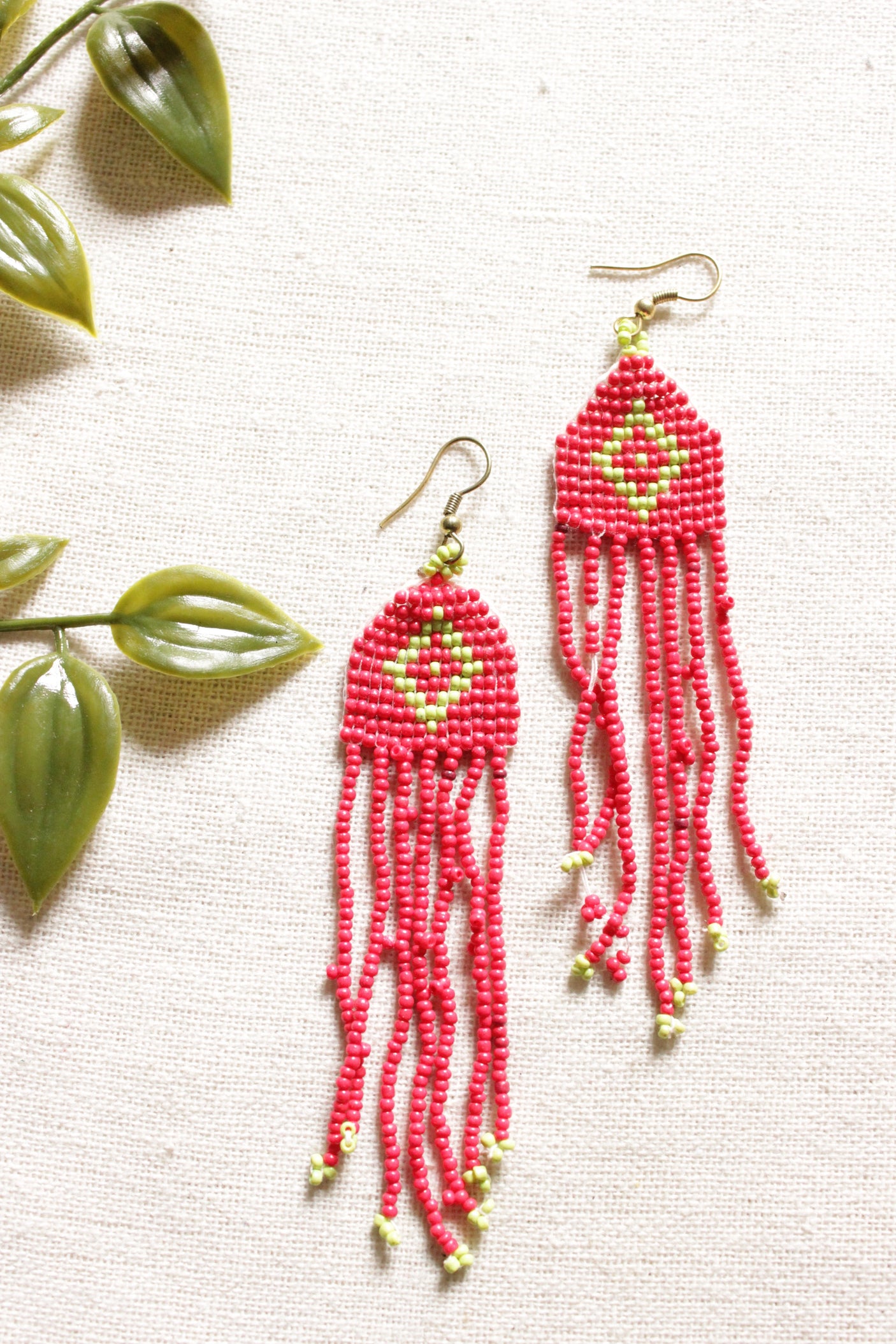 Red and Green Handmade Beaded Collar Choker Style Necklace Set