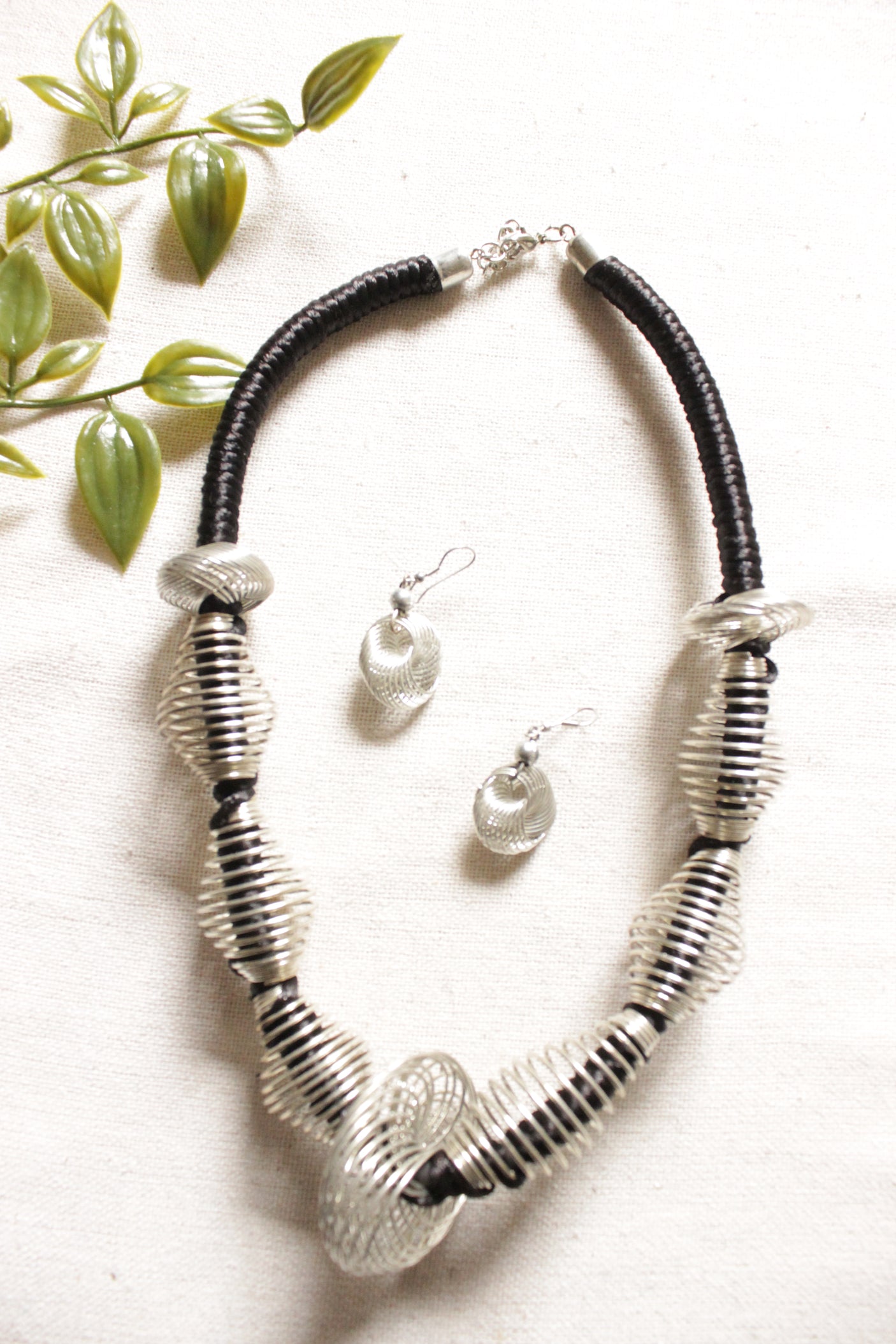 Metal Wire Braided Around Thread Necklace Black Contemporary Necklace Set