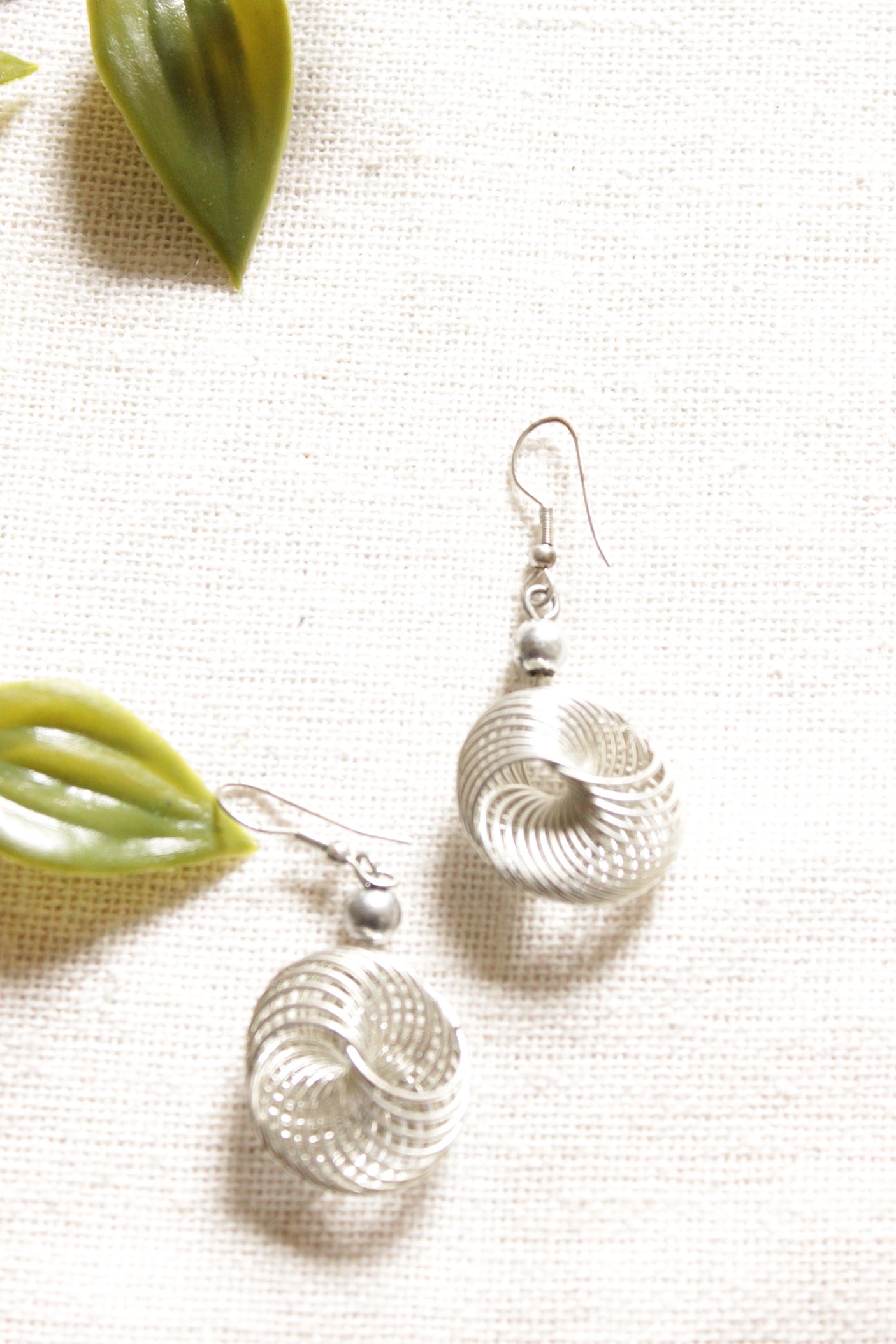 Metal Wire Braided Around Thread Necklace Red Contemporary Necklace Set