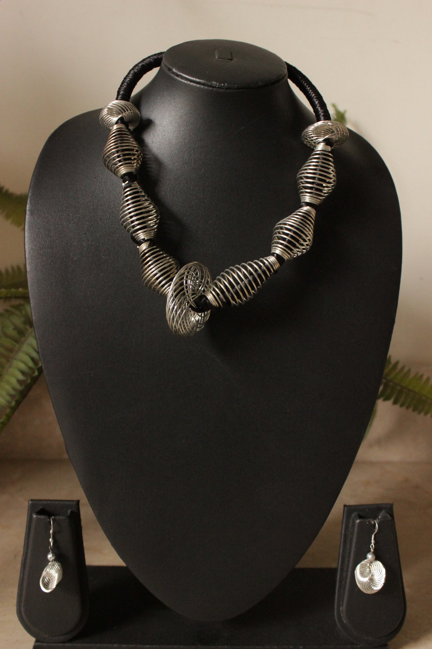 Metal Wire Braided Around Thread Necklace Black Contemporary Necklace Set