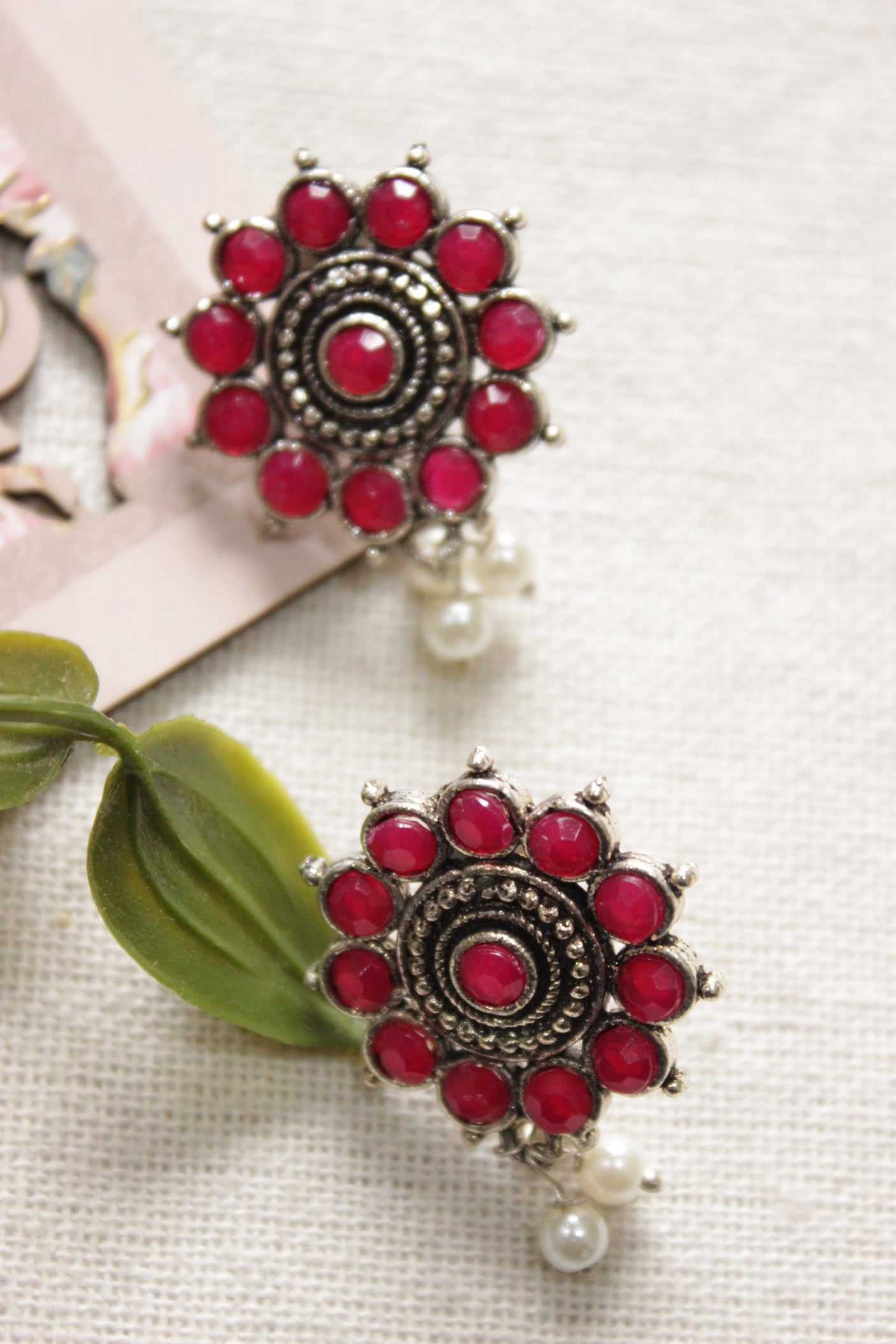 Ruby Glass Stones Embedded Silver Finish Choker Style Necklace Set with Flower Earrings