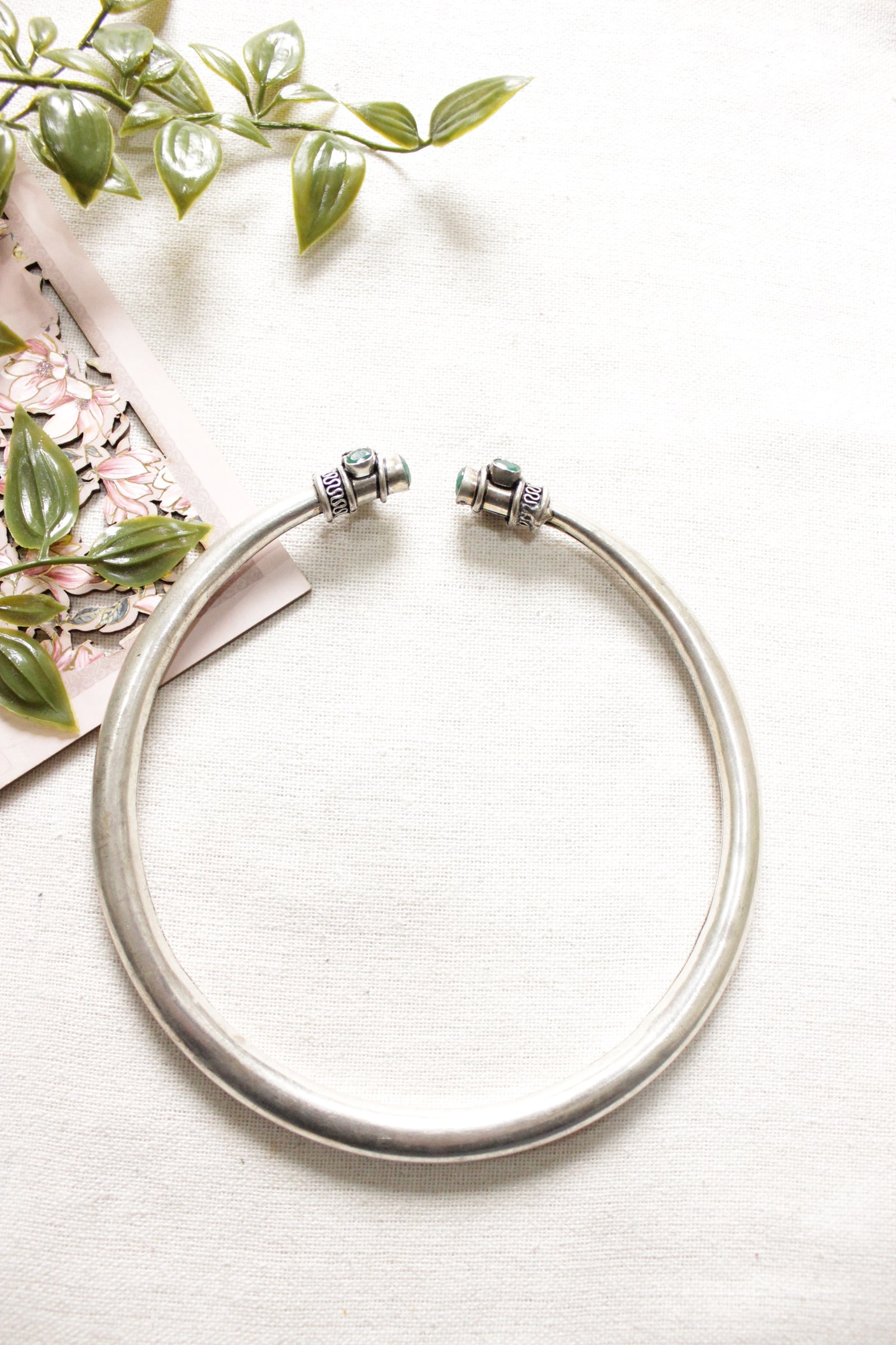 Smooth Premium Silver Finish Adjustable Choker Hasli with Green Stone