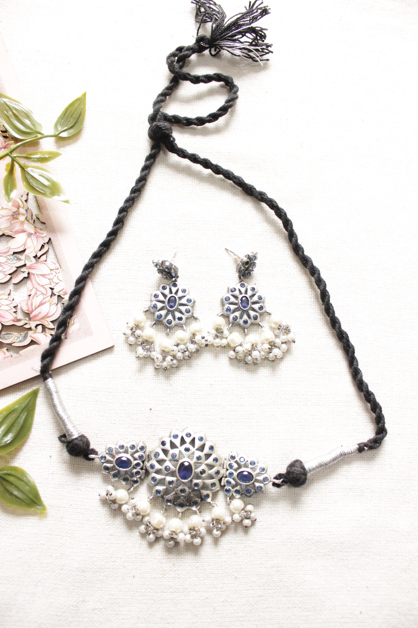 Purple Glass Stones Embedded Silver Finish Adjustable Dori Closure Choker Necklace