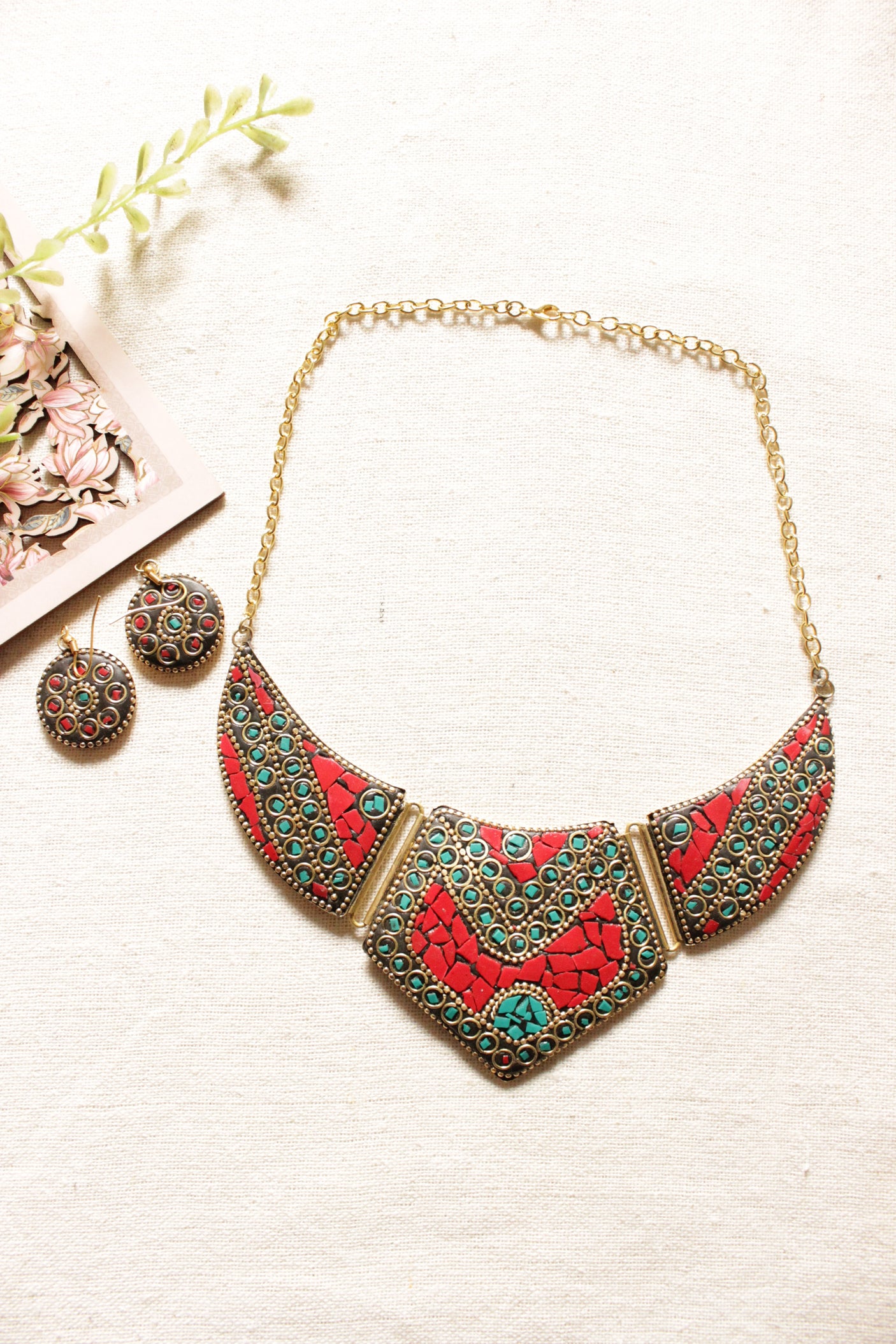 Red and Turquoise Gold Toned Chain Closure Tibetan Necklace Set