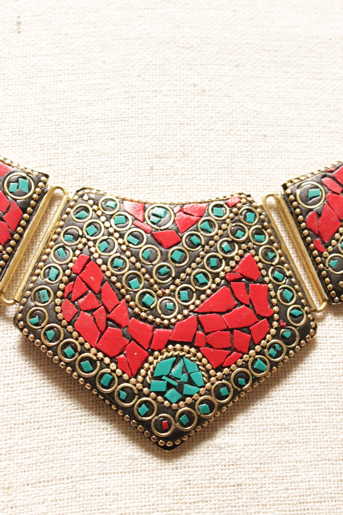 Red and Turquoise Gold Toned Chain Closure Tibetan Necklace Set