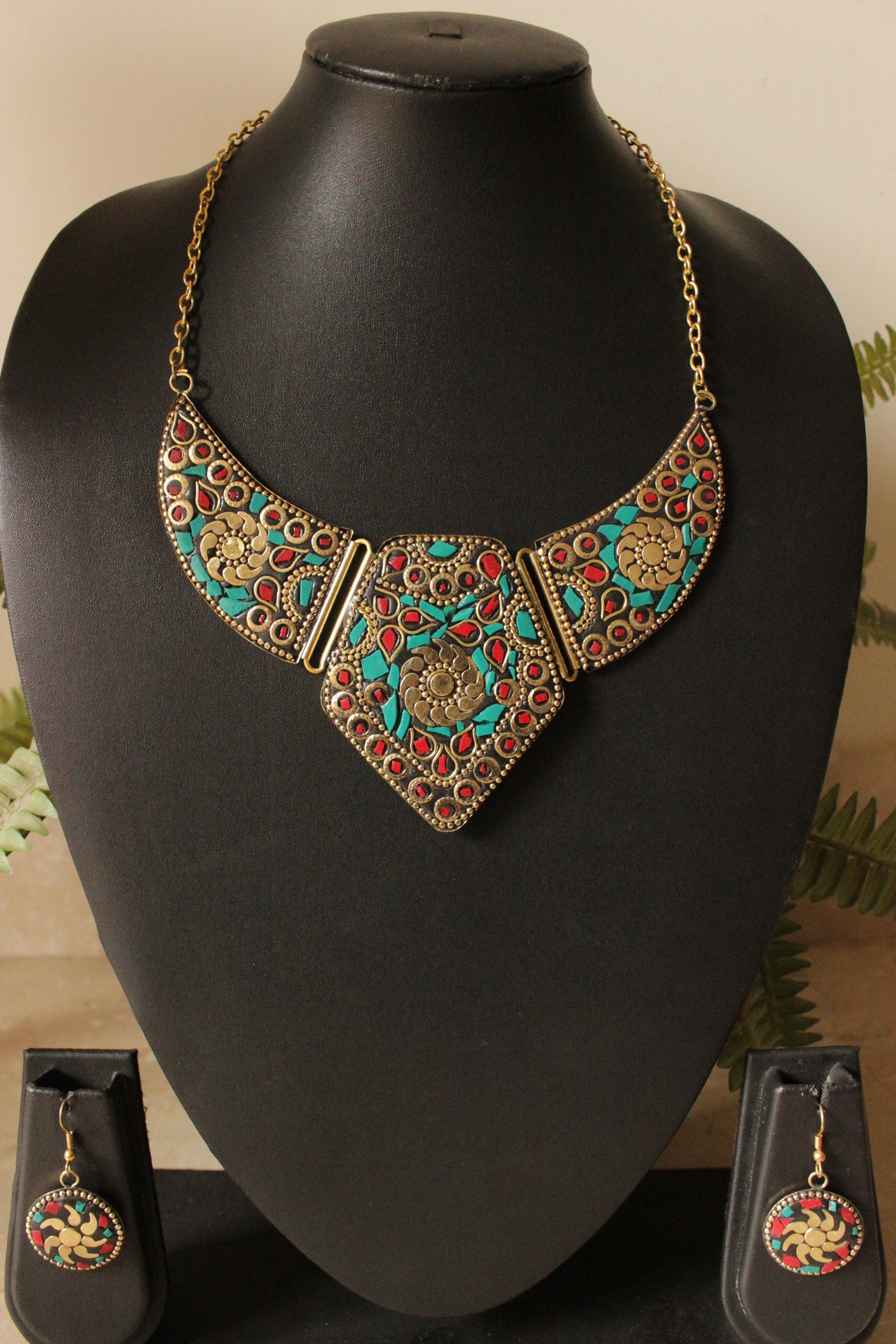 Turquoise and Red with Black and Gold Toned Chain Closure Tibetan Necklace Set