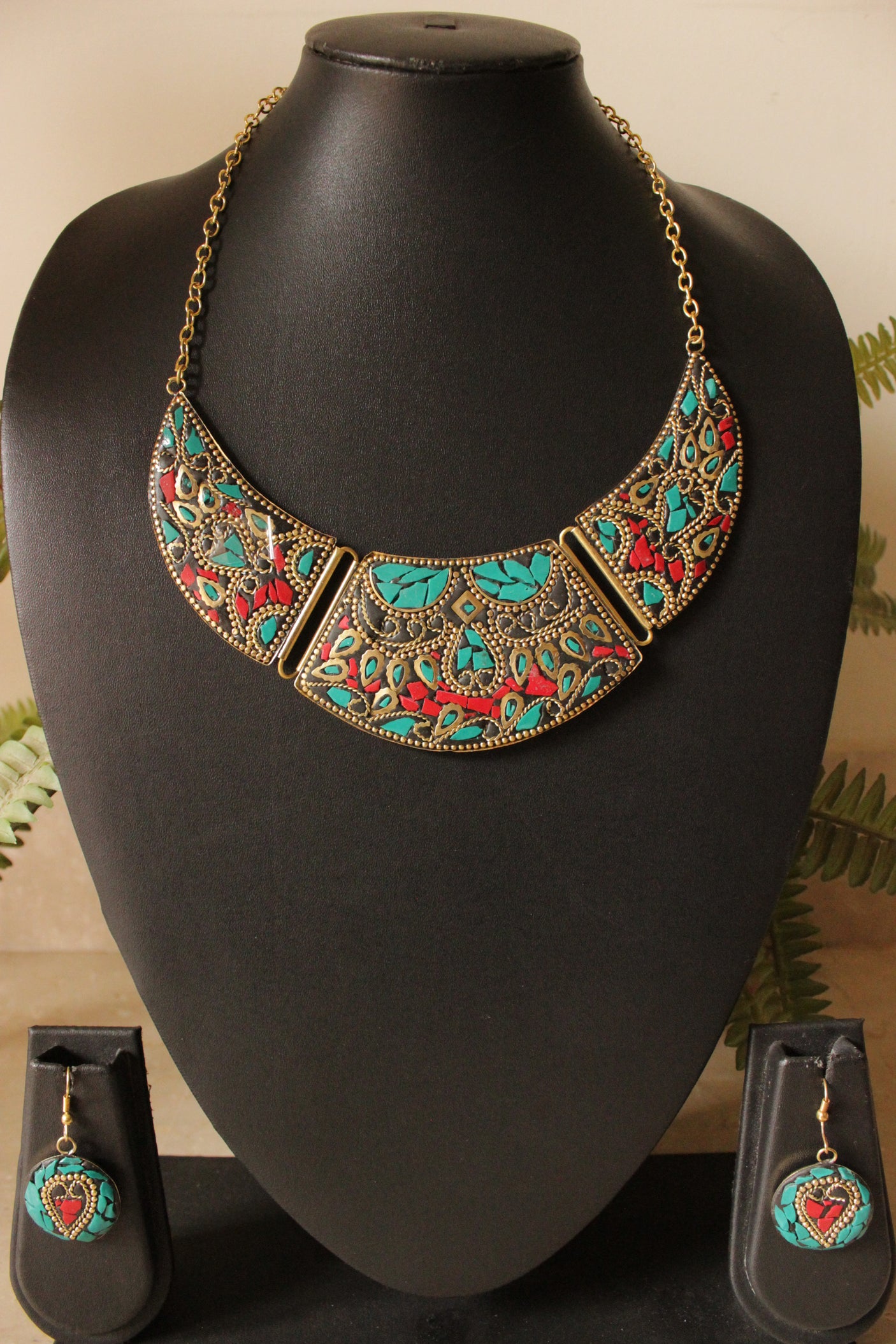 Turquoise, Red and Black Gold Toned Chain Closure Tibetan Necklace Set