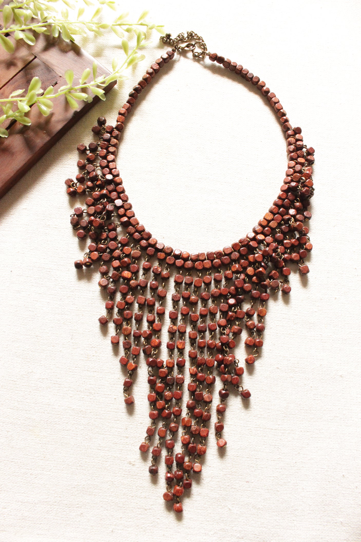 Wooden Beads Mesh Pattern Elaborate Necklace
