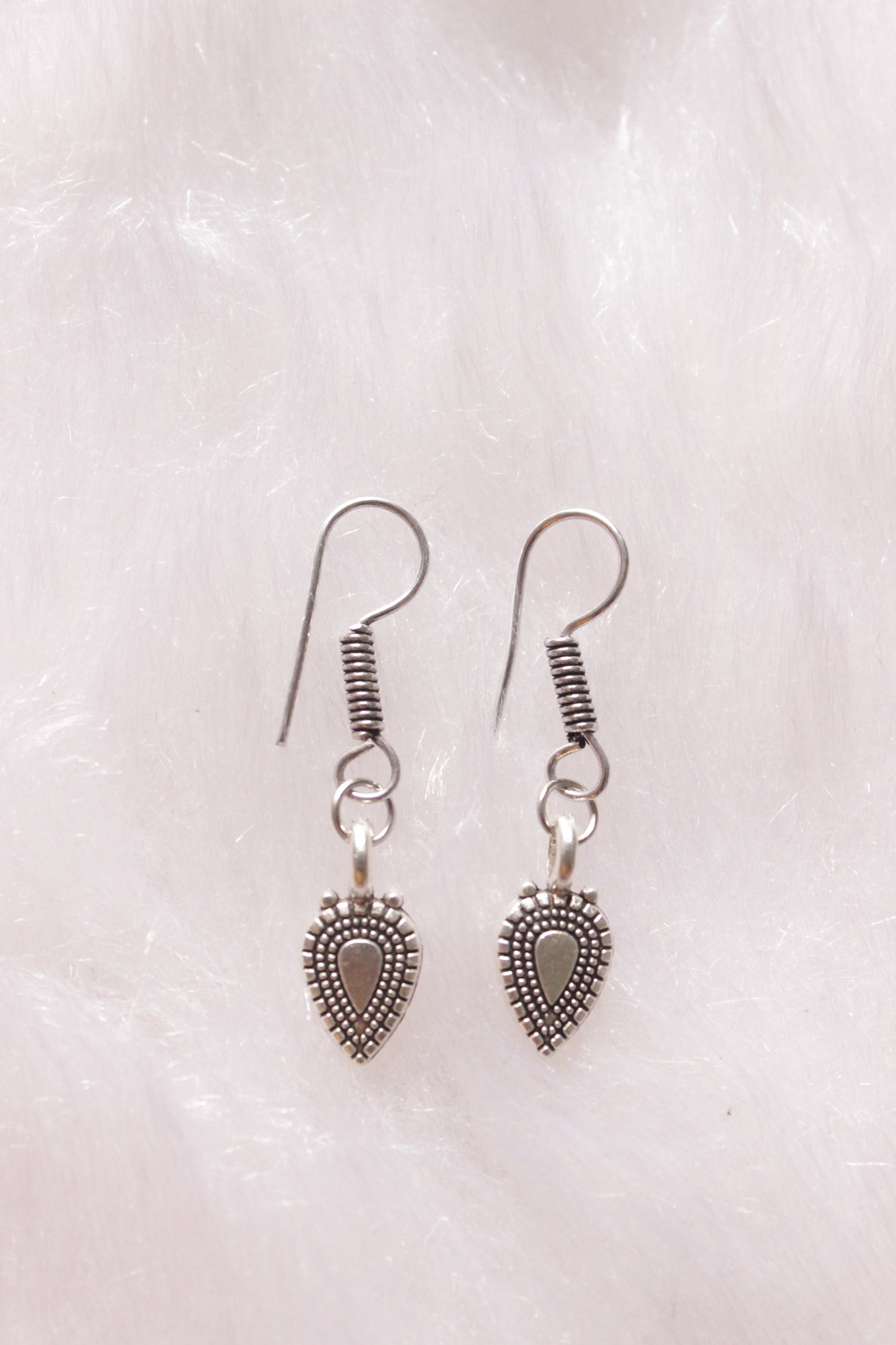 Tear Drop Shaped Silver Metal Charms Braided in Red Thread Necklace Set