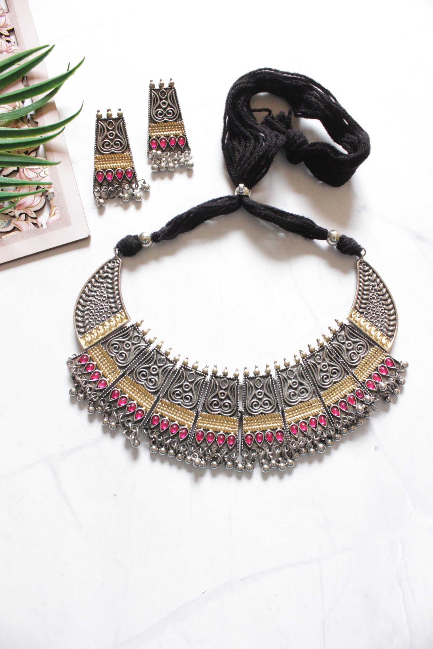 Dual Tone Intricately Detailed Glass Stones Embedded Adjustable Length Choker Necklace Set