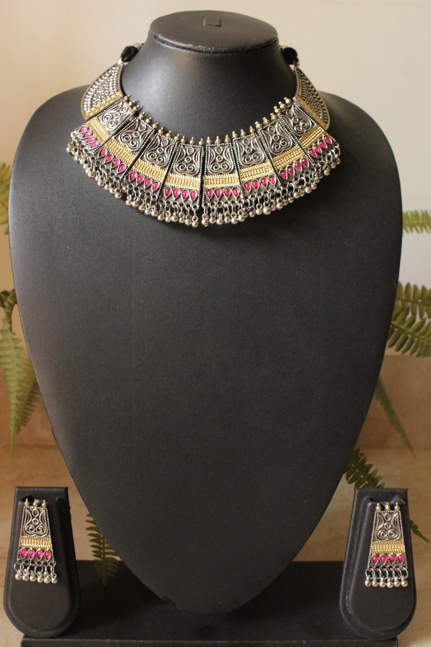 Dual Tone Intricately Detailed Glass Stones Embedded Adjustable Length Choker Necklace Set