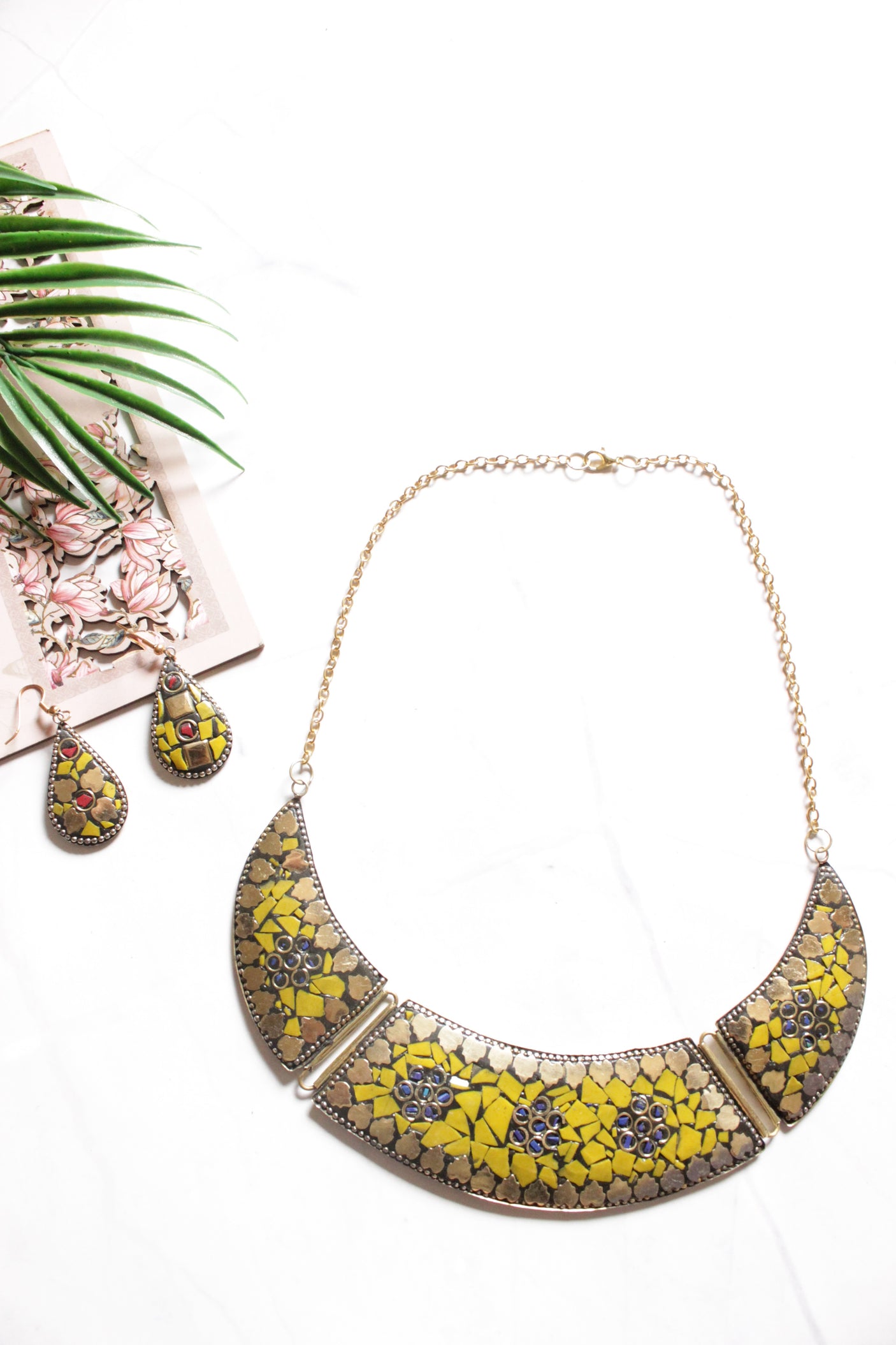 Yellow Tibetan Hasli Style Gold Toned Chain Closure Necklace