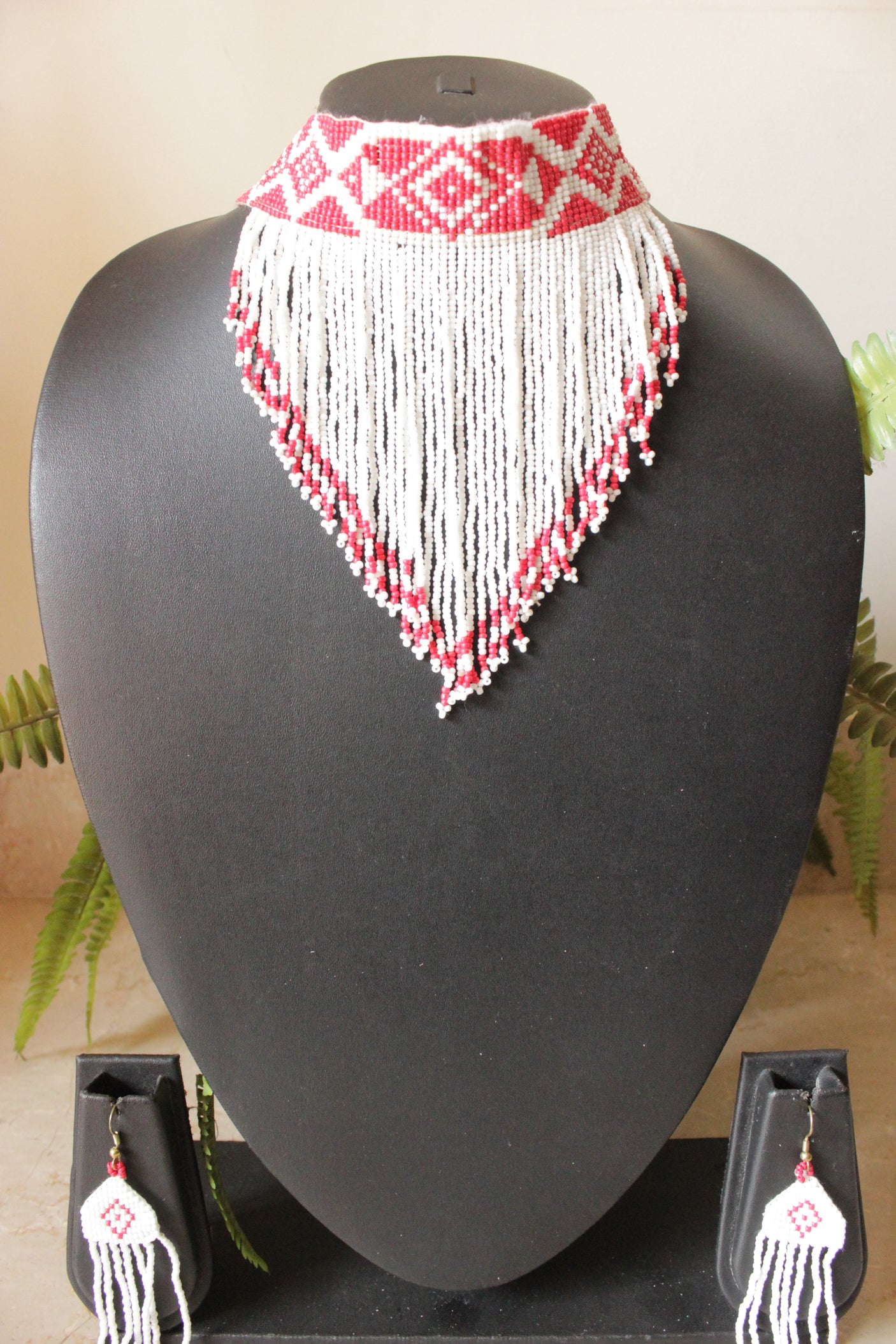 White and Red Hand Braided Beads Collar Necklace