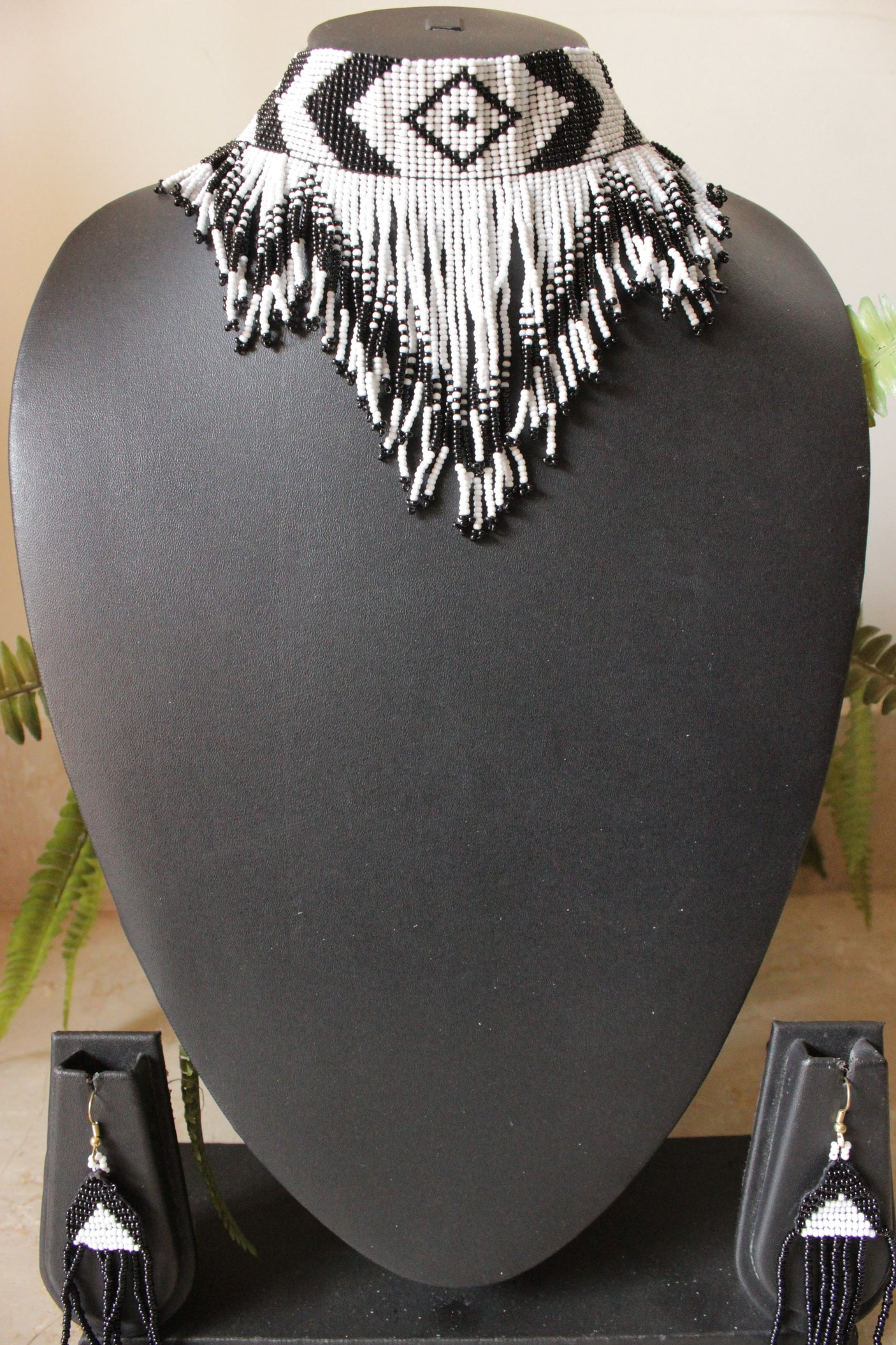 Monochrome Hand Braided Beads Collar Necklace
