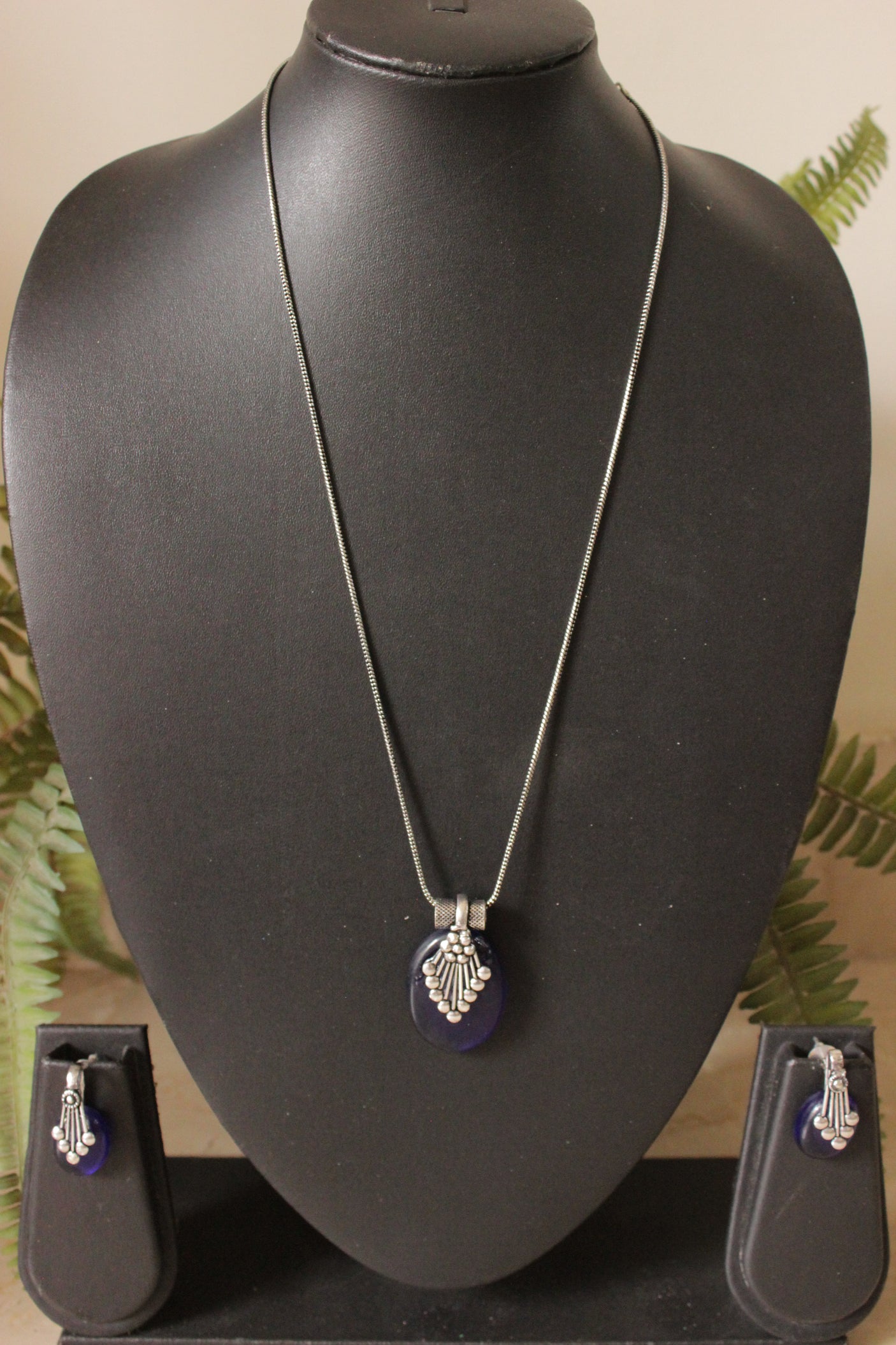 Oxidised Chain Necklace Set with Violet Pendant
