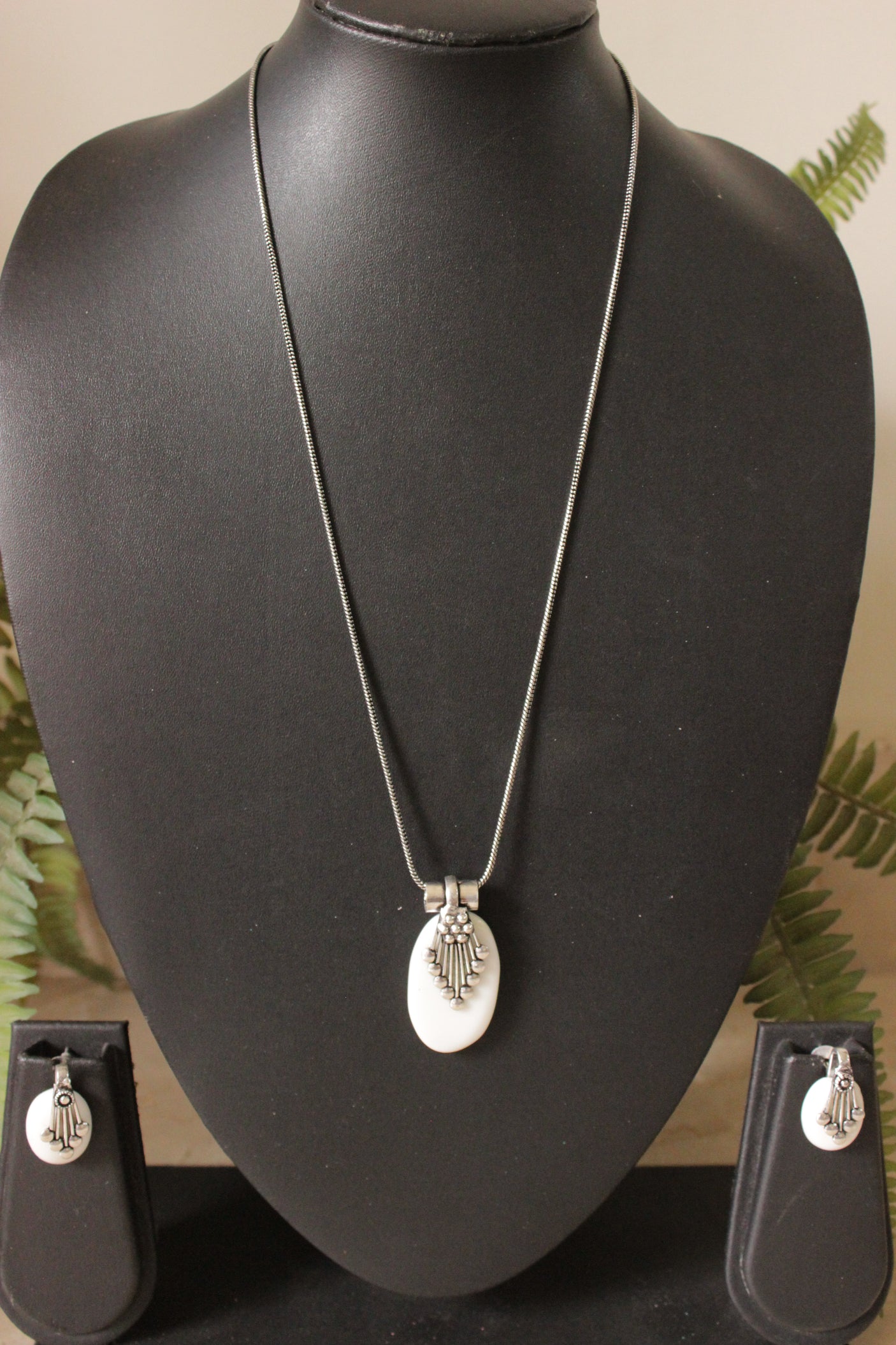 Oxidised Chain Necklace Set with White Pendant