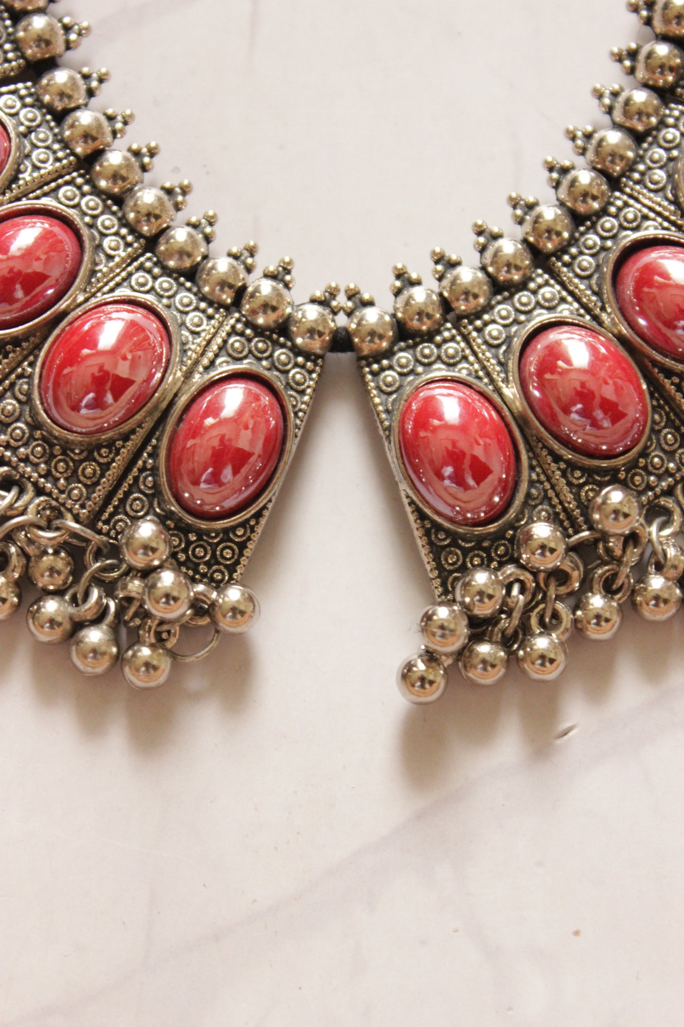 Red Glass Stones Embedded Oxidised Finish Adjustable Dori Closure Choker Necklace Set