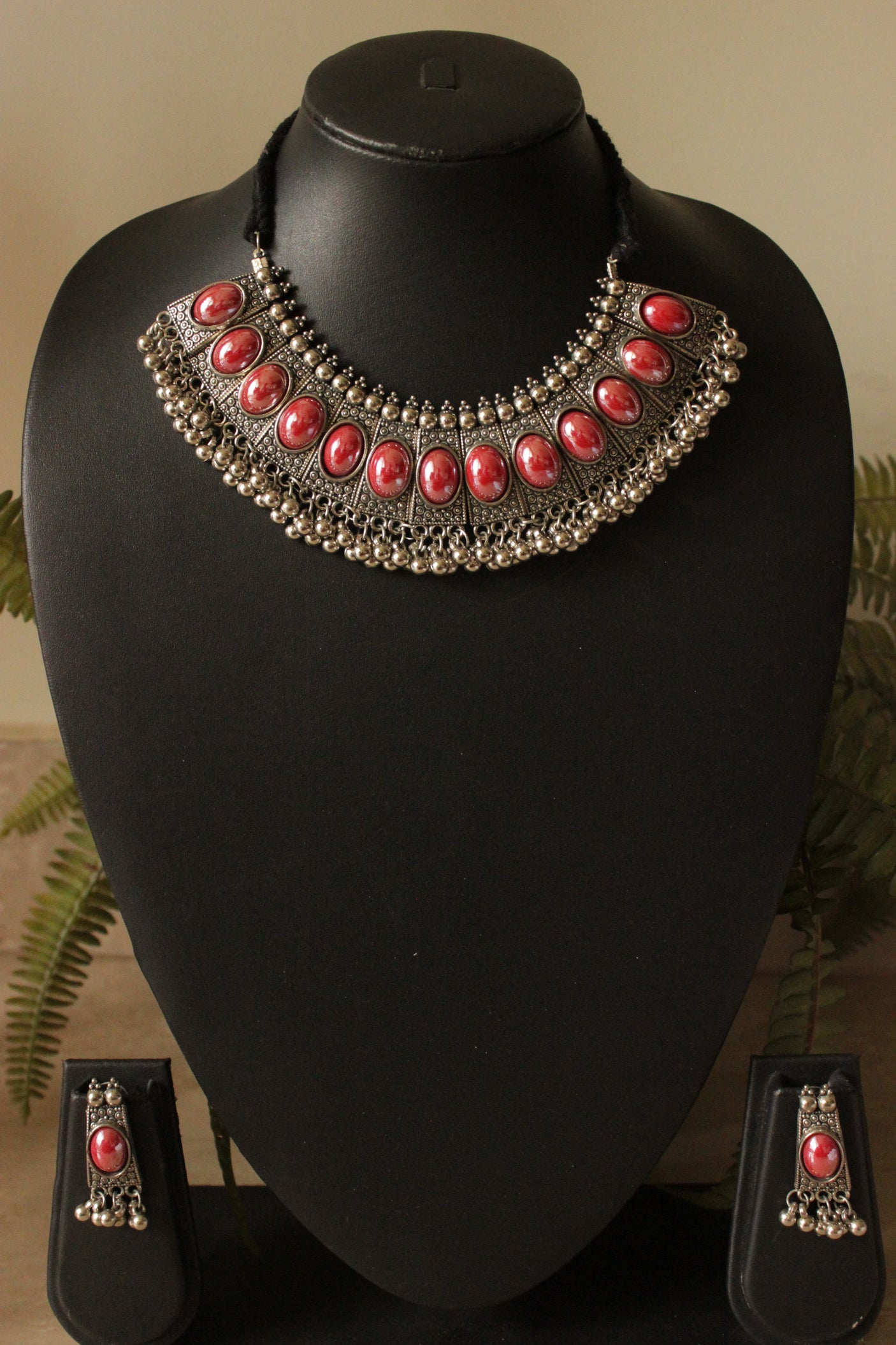 Red Glass Stones Embedded Oxidised Finish Adjustable Dori Closure Choker Necklace Set