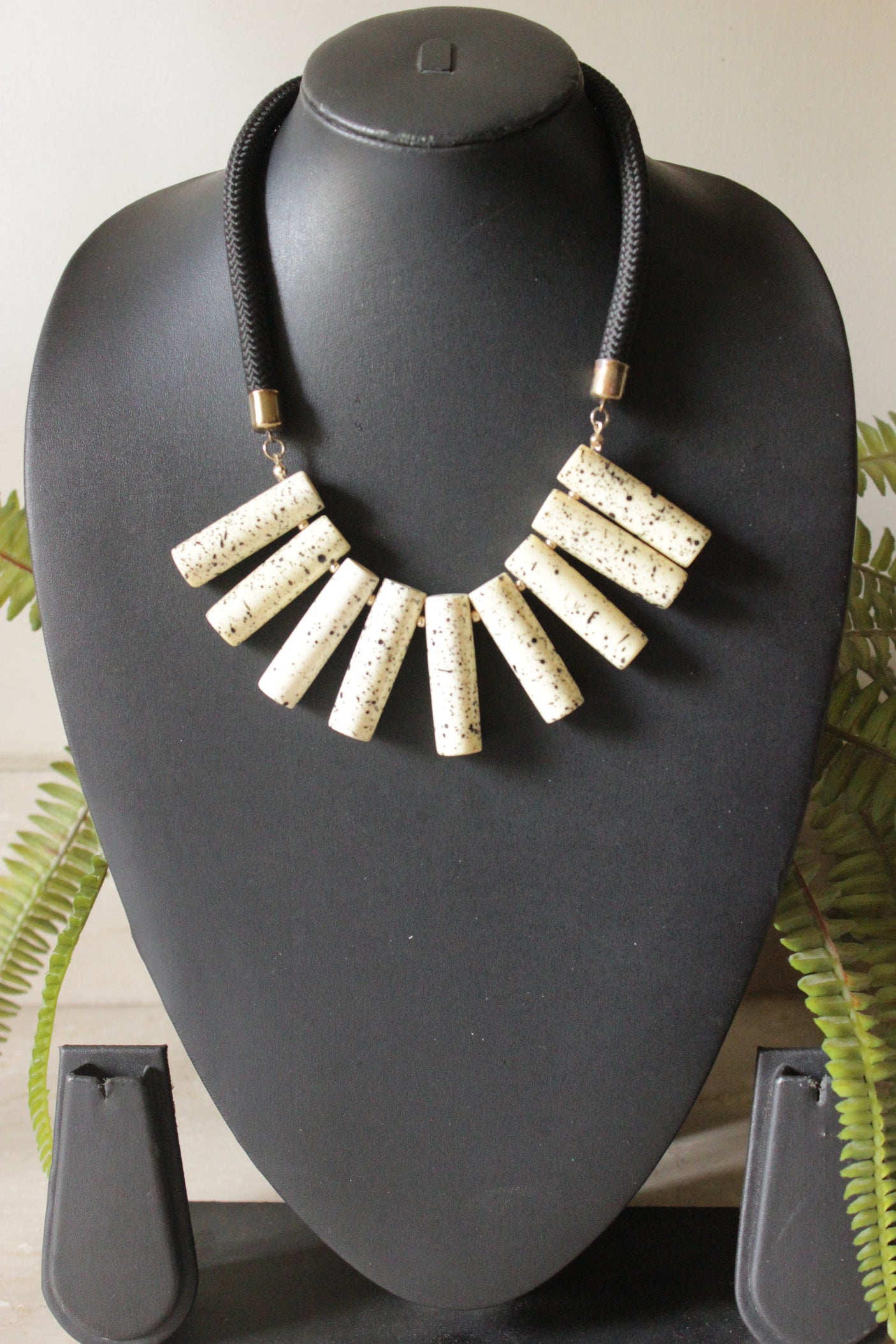 Black Spray Painted Ivory Cylindrical Beads Rope Closure Necklace