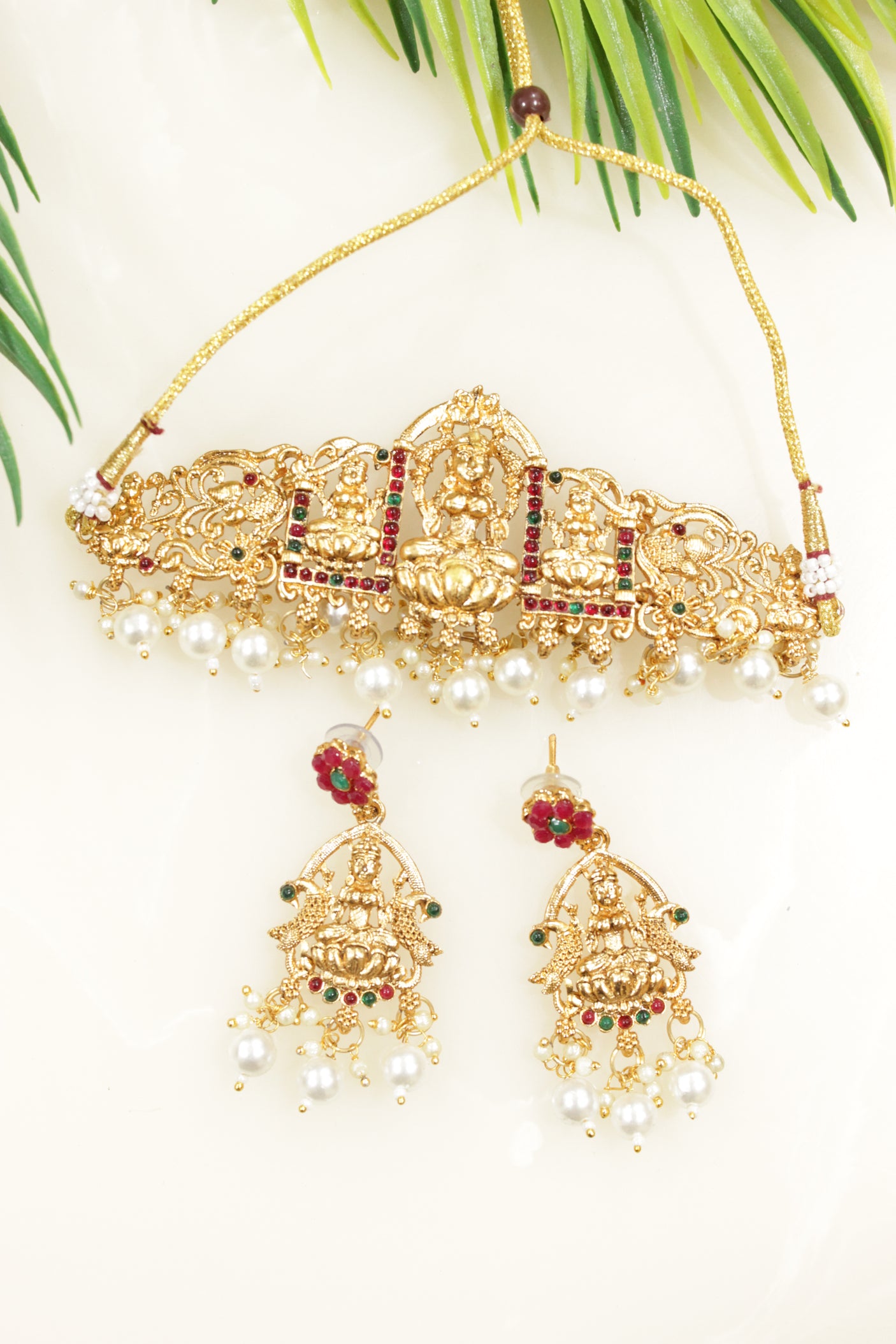 Red & Green Glass Stones Embedded Relgious Motif Temple Jewelry Adjustable Length Choker Necklace Set