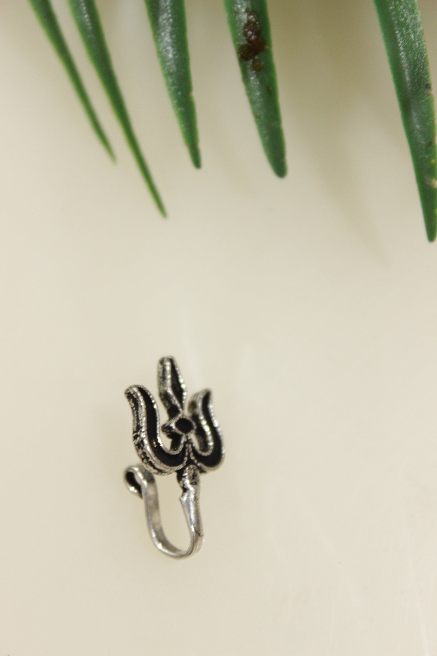 Trishuul Shape Oxidised Finish Clip On Nosepin
