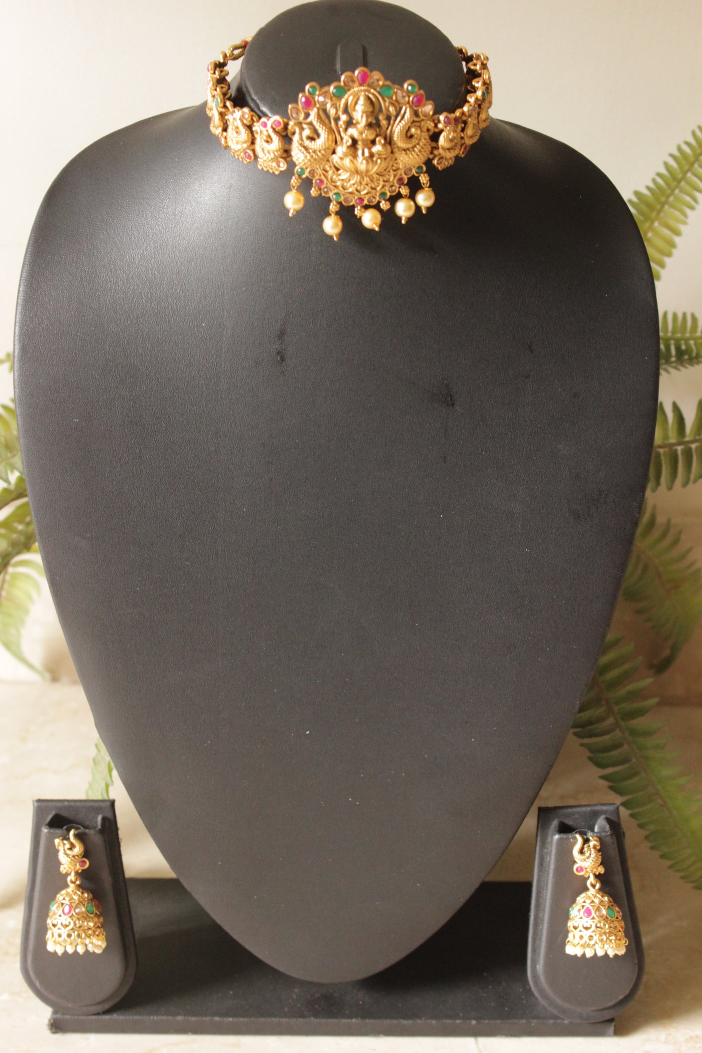 Ruby Red & Green Glass Stones Embedded Relgious Motif Temple Jewelry Adjustable Length Choker Necklace Set