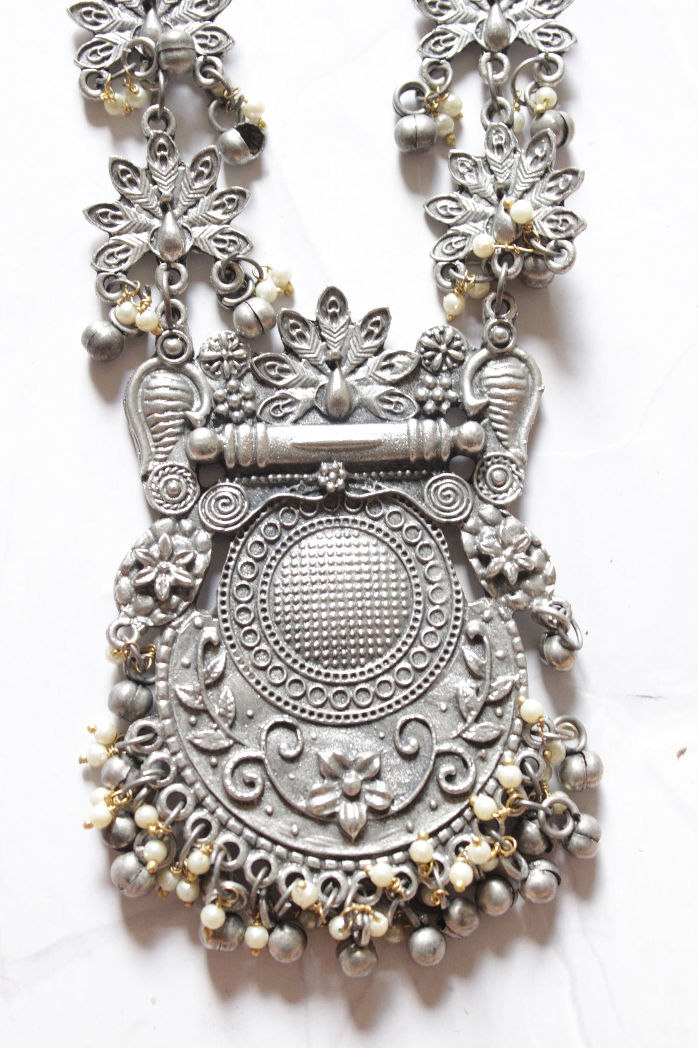 Dual Tone Shell Motifs Elaborately Flower Motifs Long Necklace Set