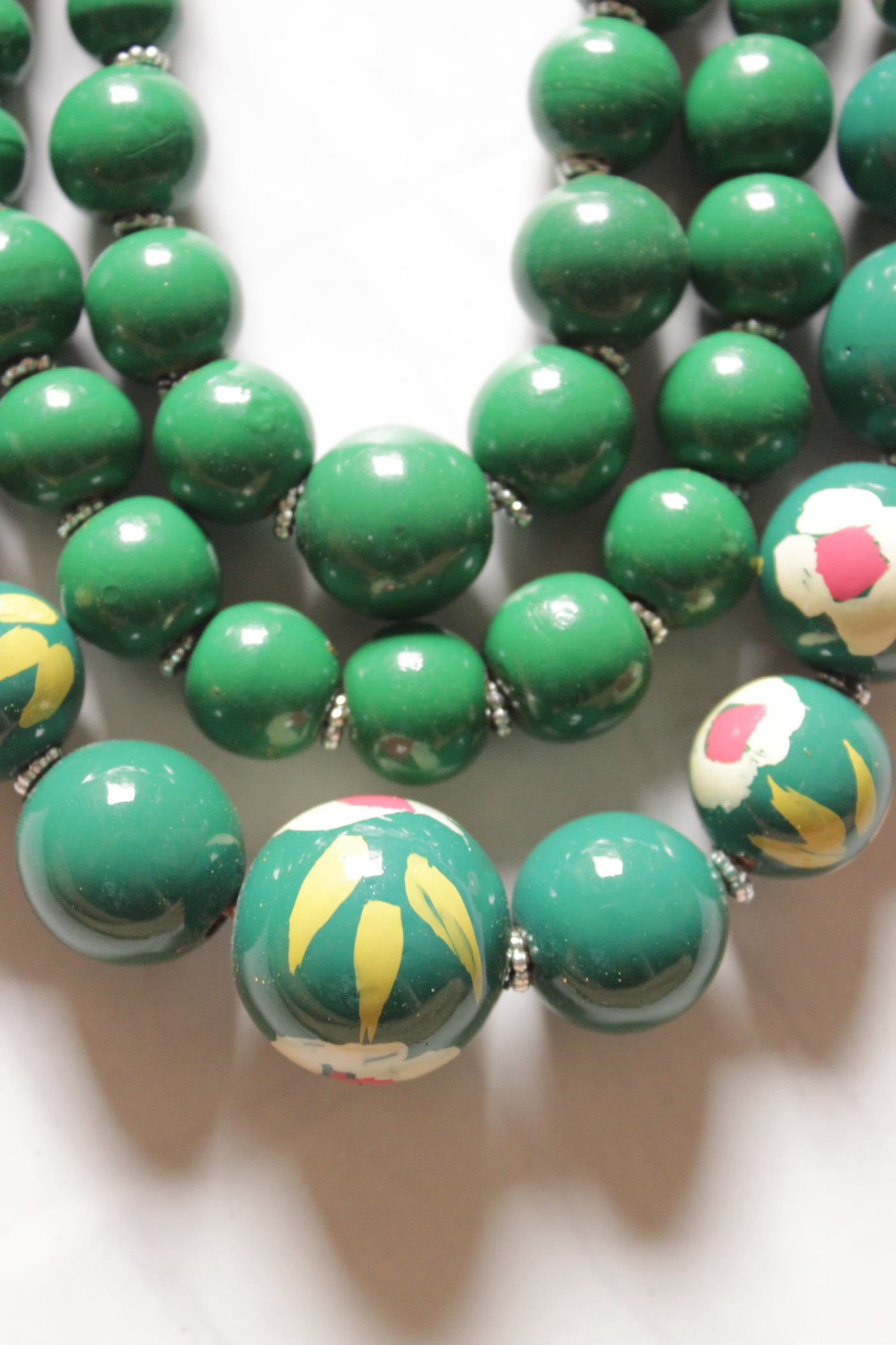 Green Wooden Beads 3 Layer Chain Closure Necklace