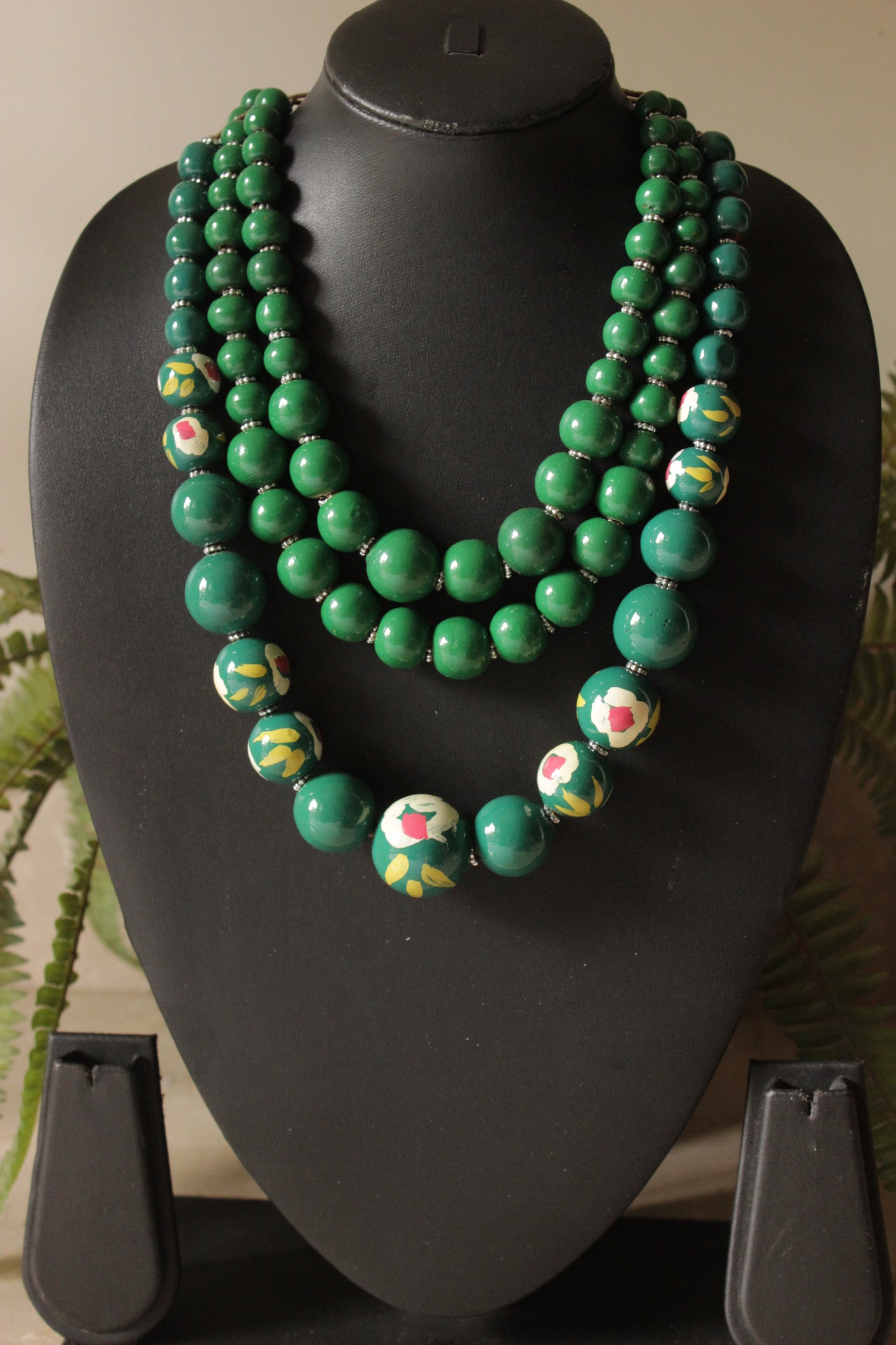 Green Wooden Beads 3 Layer Chain Closure Necklace