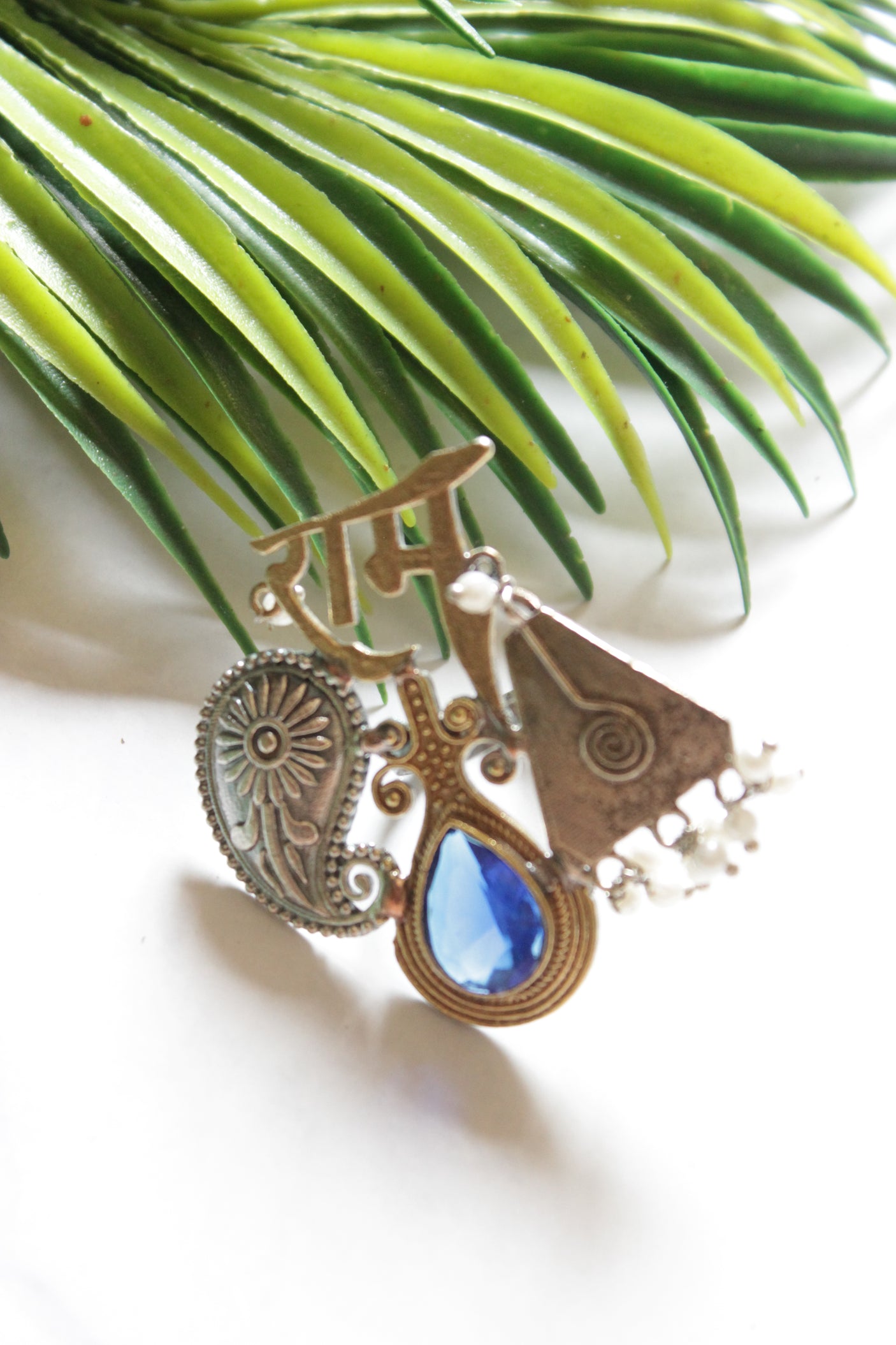 Dual Tone Glass Stones Embedded Statement Cocktail Ring