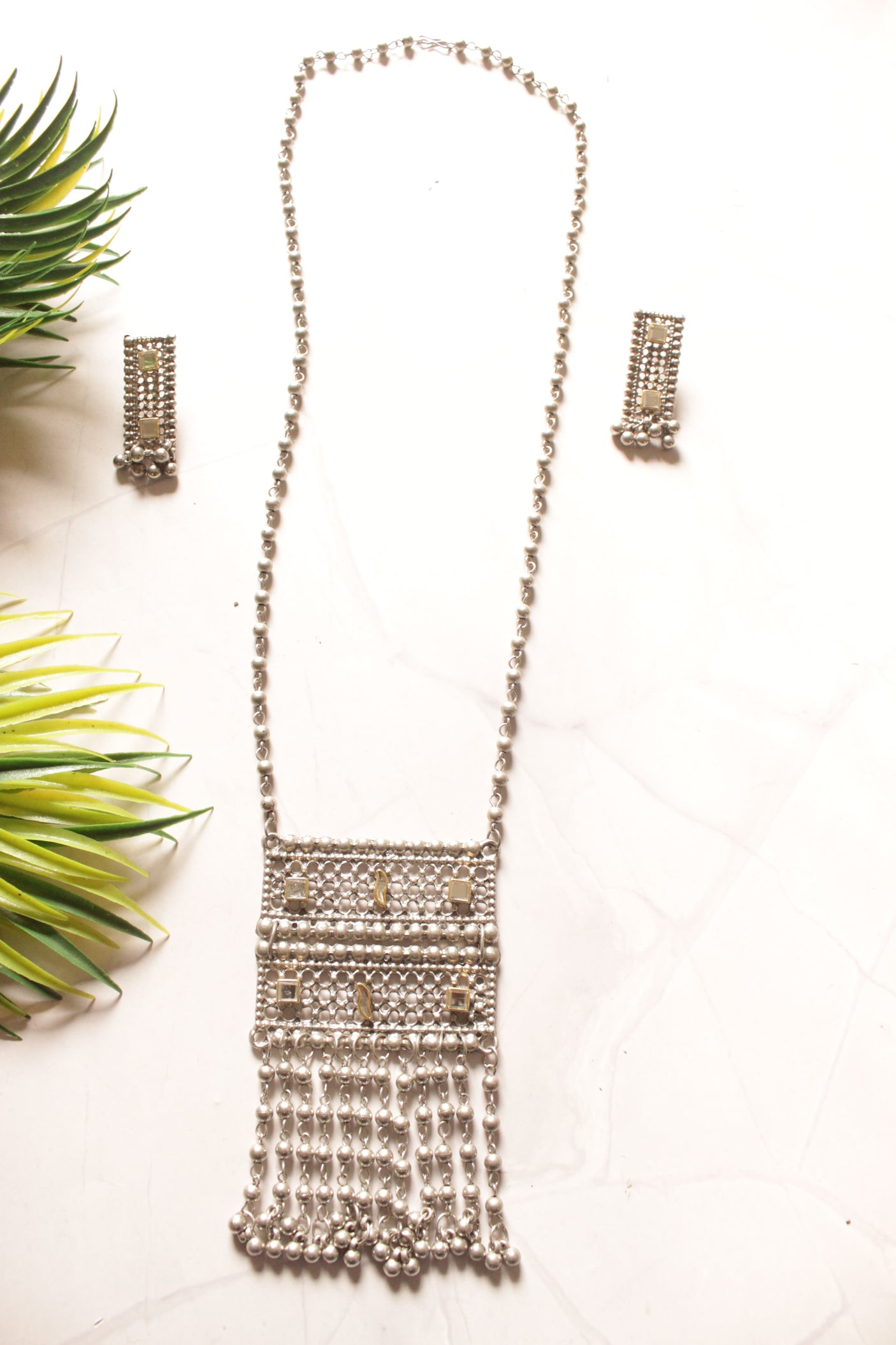 Oxidised Finish Net Pattern Pendant Necklace Set