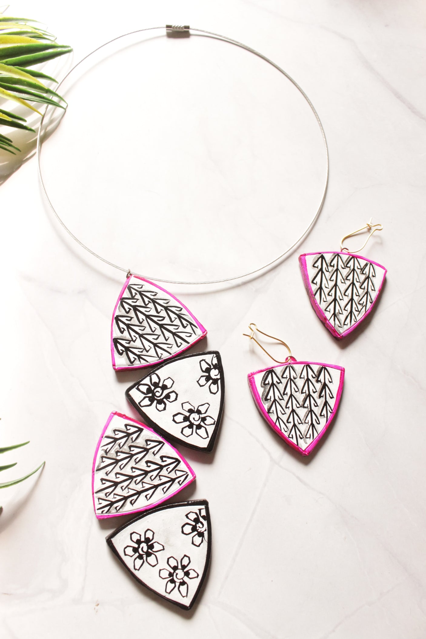 Hand Painted Flower Motifs Wire Closure Terracotta Clay Handmade Necklace Set