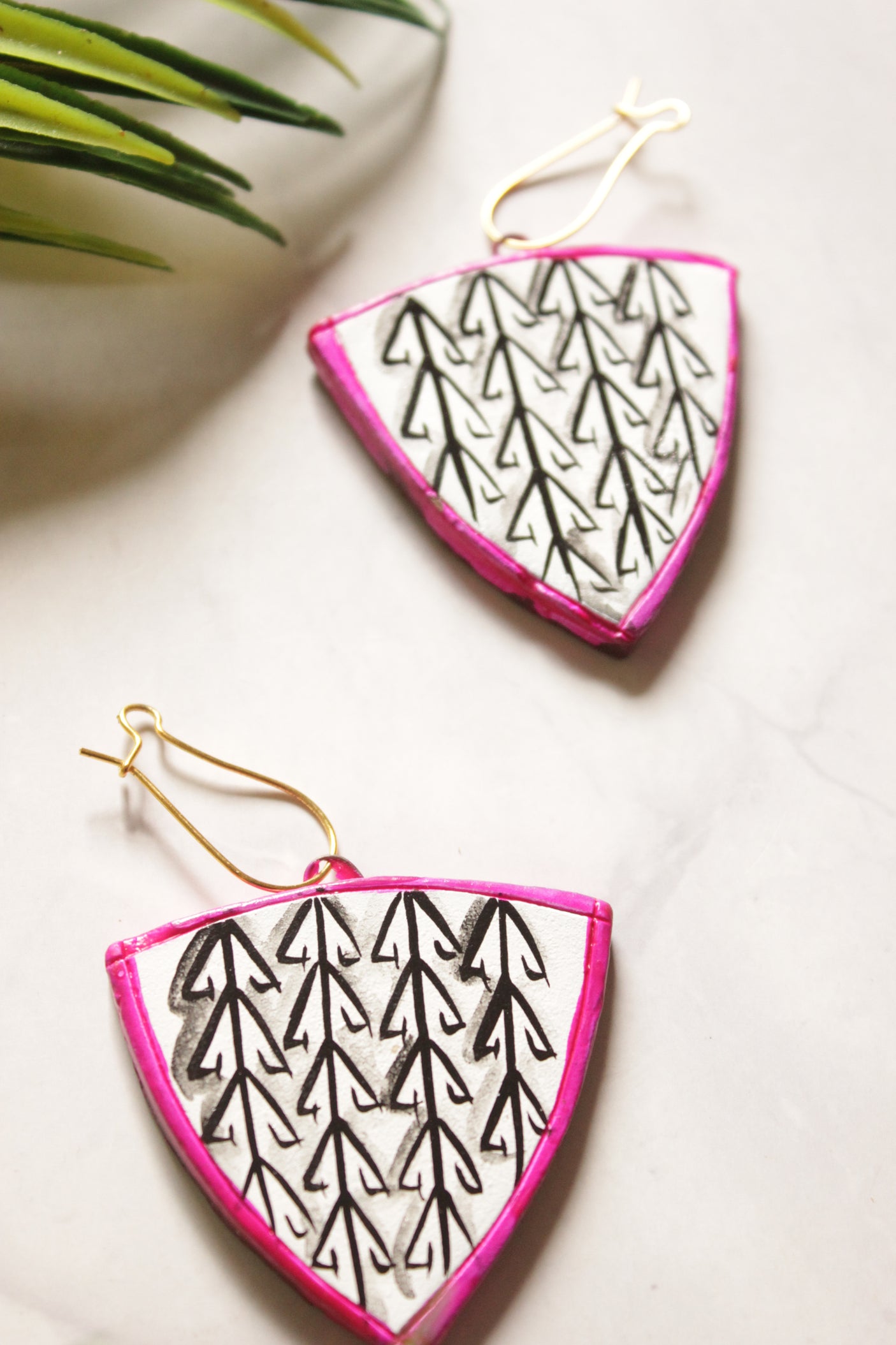 Hand Painted Flower Motifs Wire Closure Terracotta Clay Handmade Necklace Set