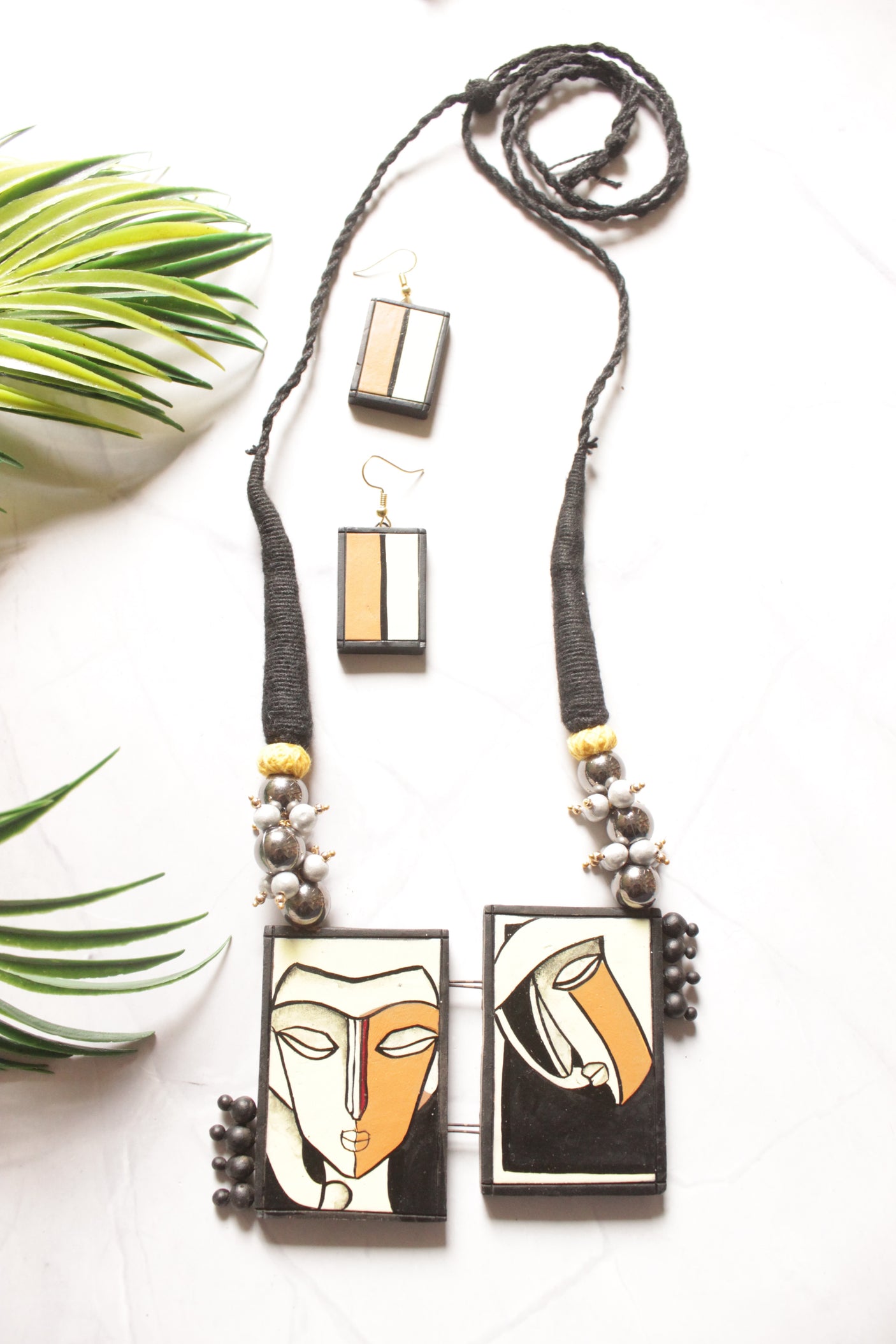 Hand Painted Terracotta Clay Pendant Adjustable Closure Choker Necklace Set