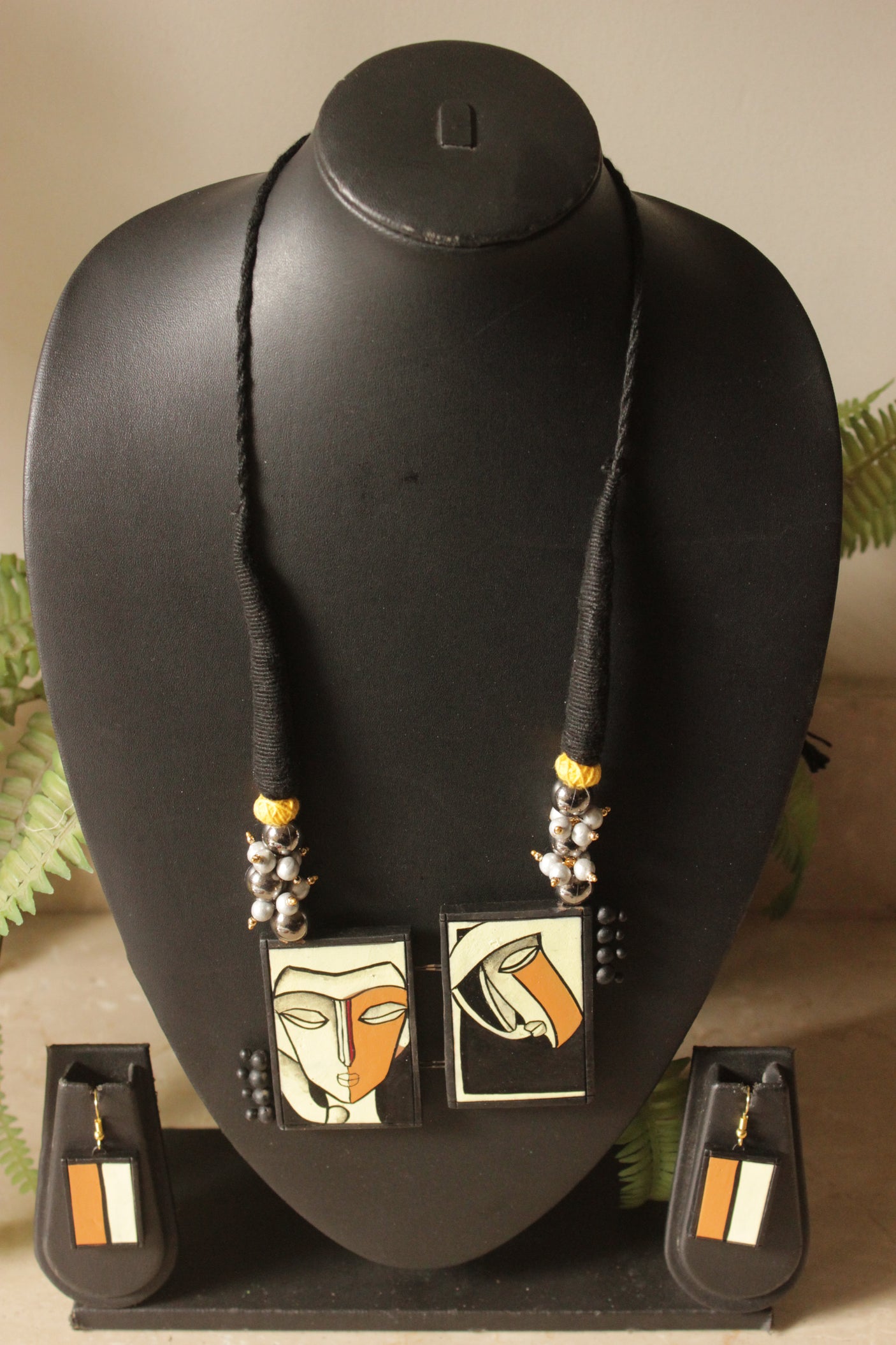 Hand Painted Terracotta Clay Pendant Adjustable Closure Choker Necklace Set