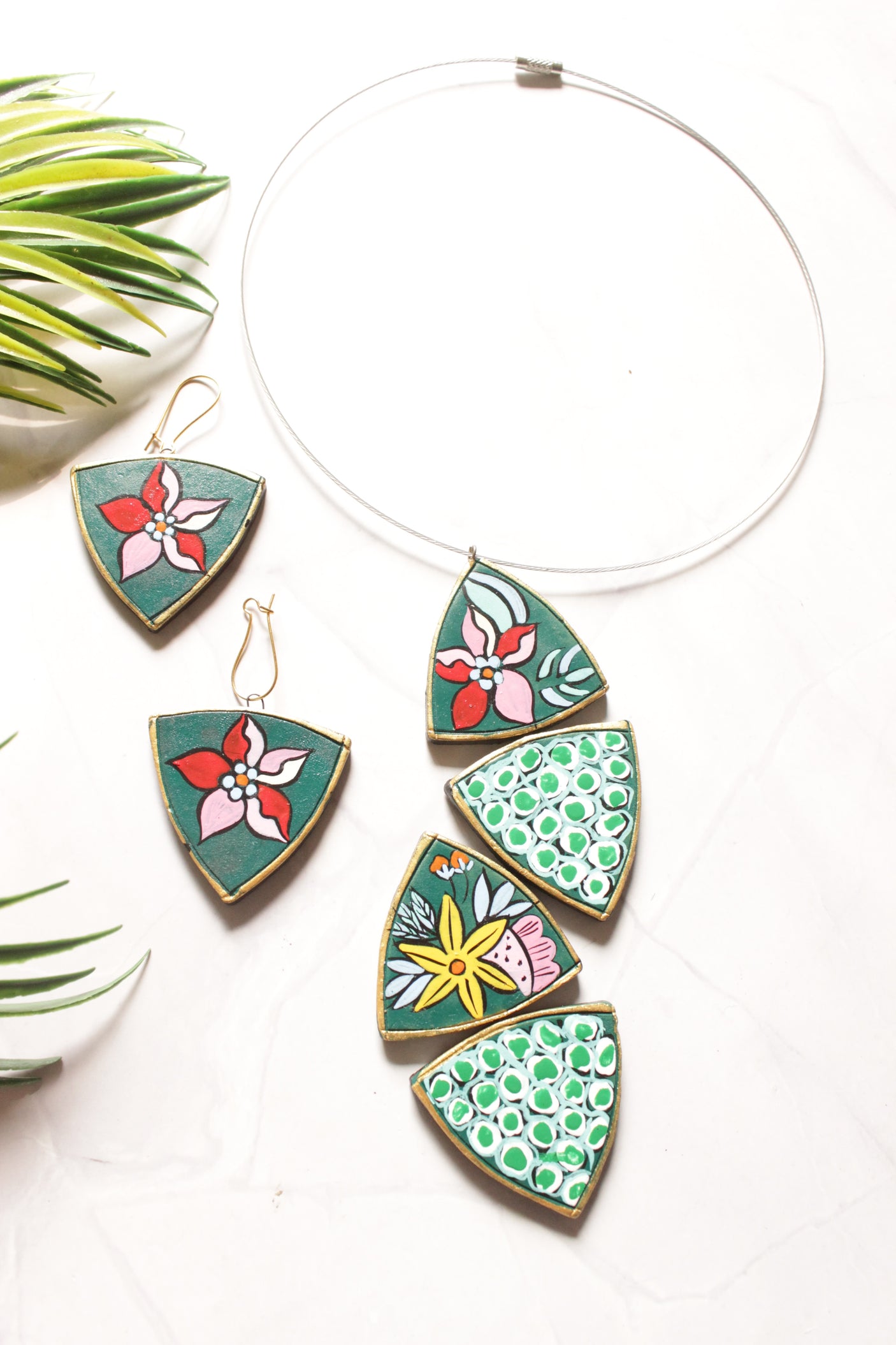 Hand Painted Earthy Flower Motifs Wire Closure Terracotta Clay Handmade Necklace Set