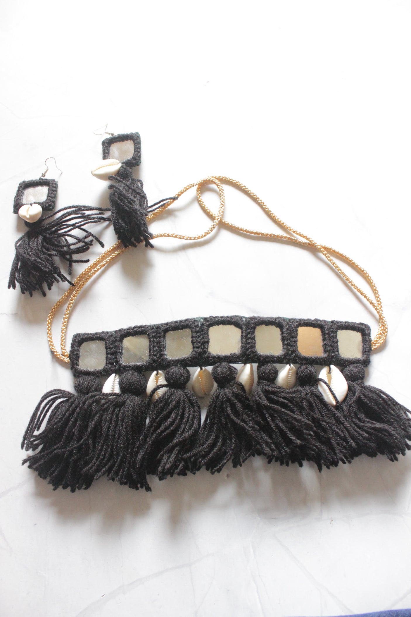 Mirror and Shells Black Fabric Threads Choker Necklace