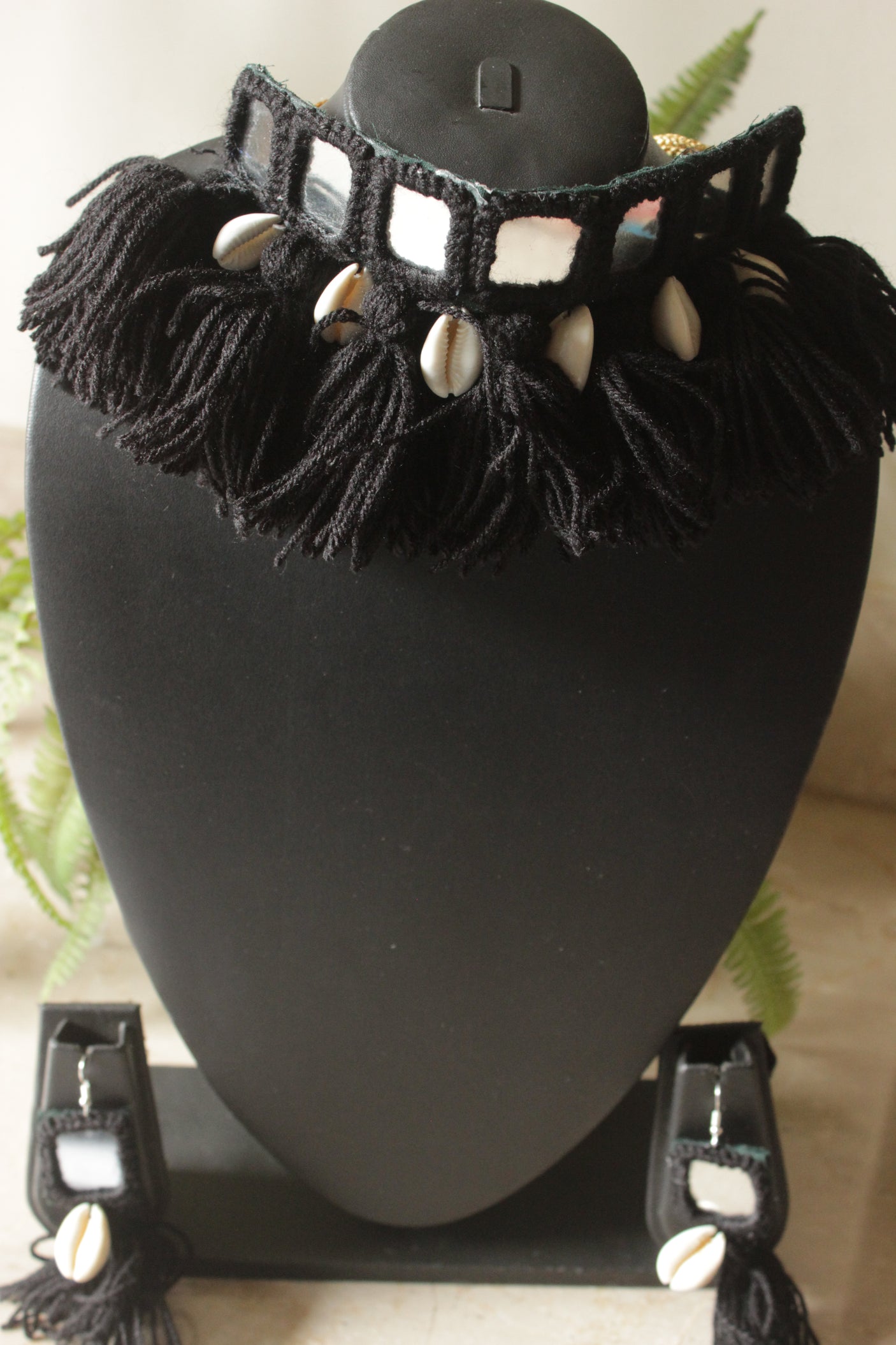 Mirror and Shells Black Fabric Threads Choker Necklace
